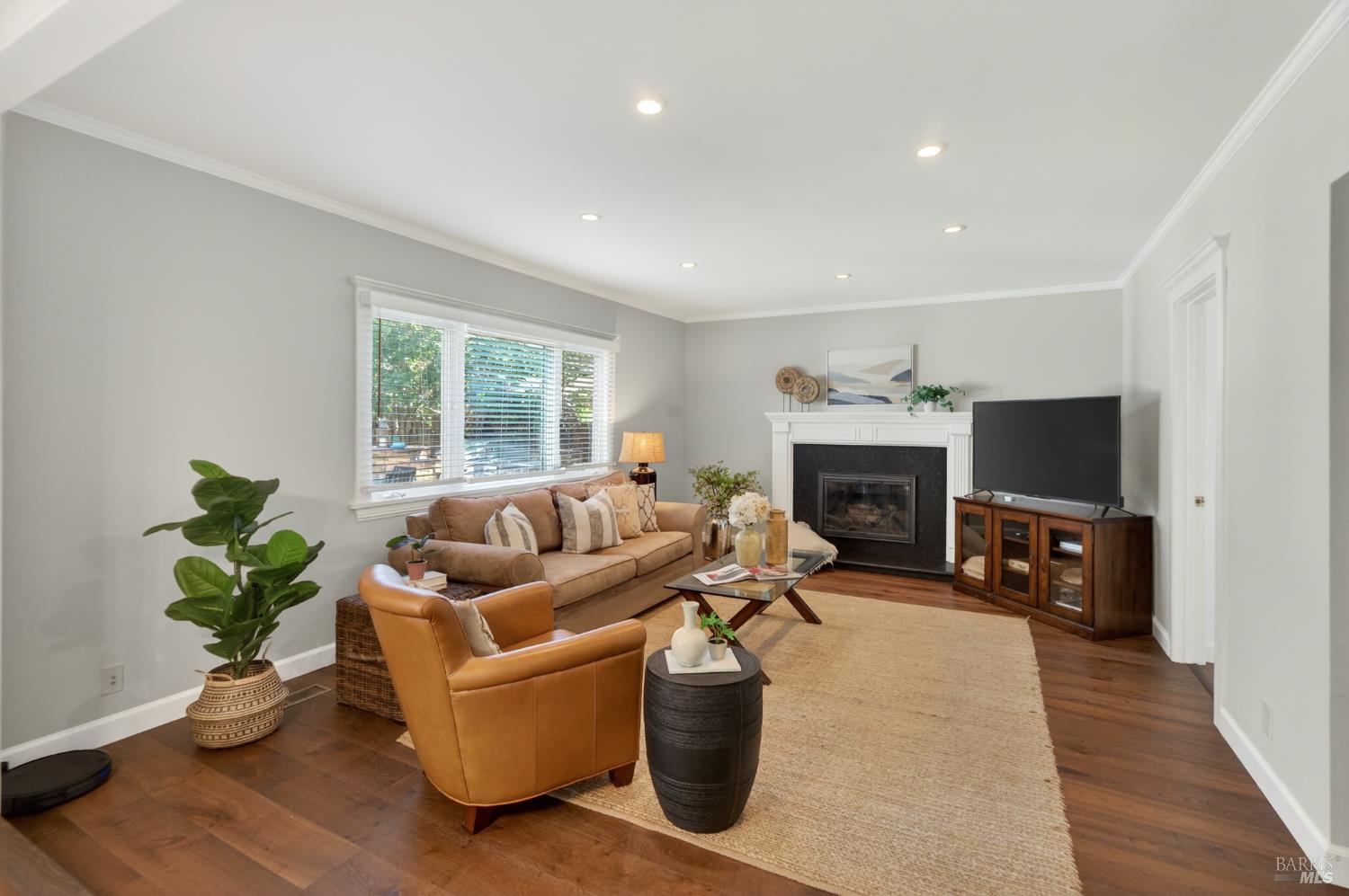 Detail Gallery Image 25 of 68 For 3932 Montrose St, Napa,  CA 94558 - 4 Beds | 2/1 Baths