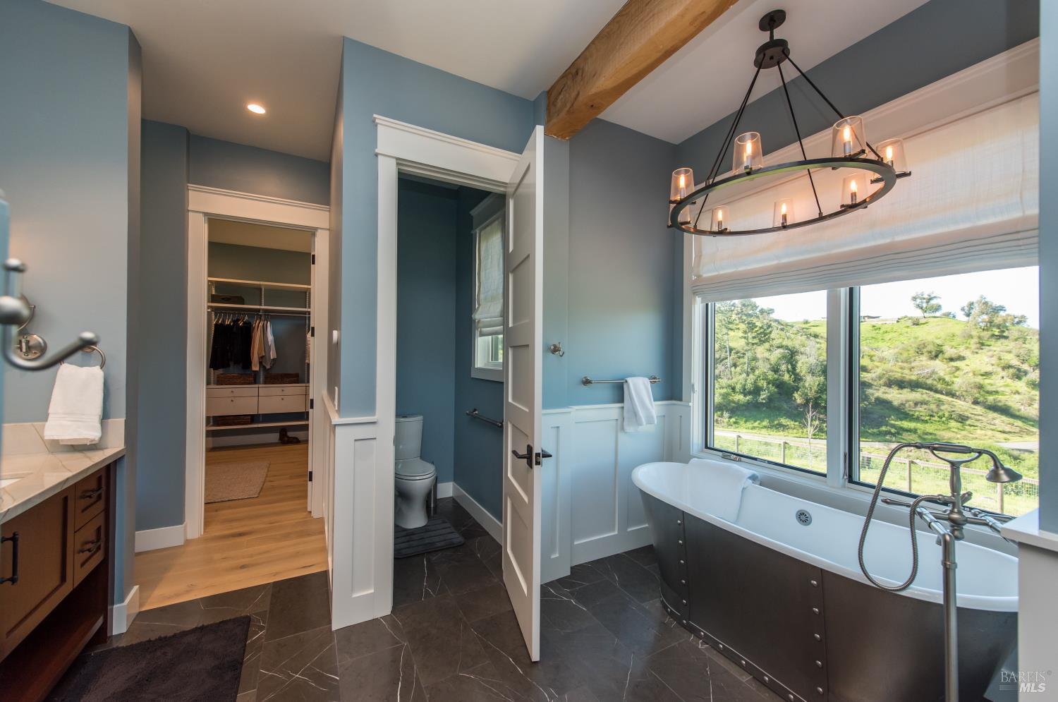 Detail Gallery Image 39 of 93 For 3932 Silver Fox Ct, Santa Rosa,  CA 95403 - 4 Beds | 4/1 Baths