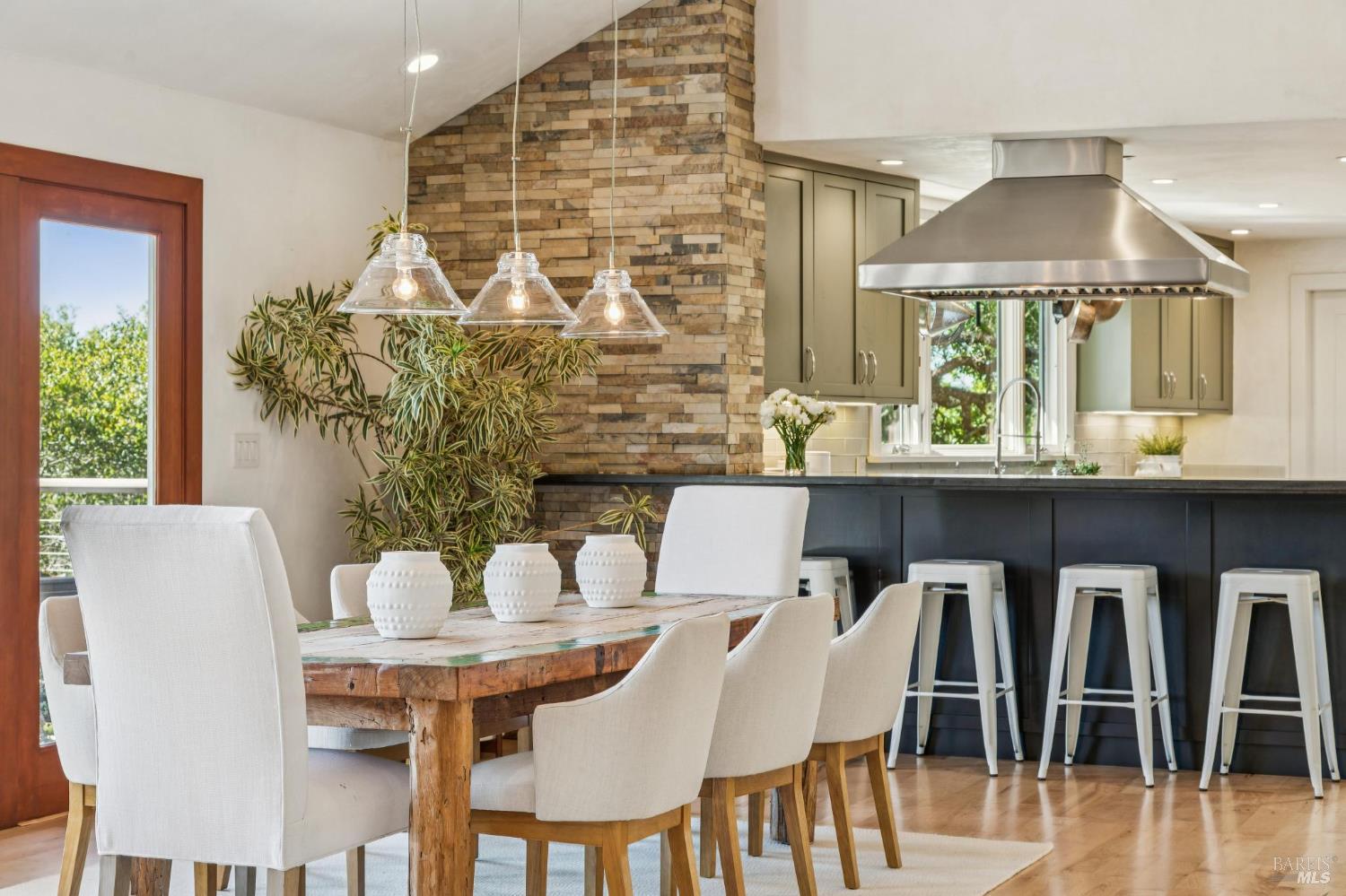 Detail Gallery Image 11 of 99 For 1884 Silverado Trl, Napa,  CA 94558 - 4 Beds | 3/1 Baths