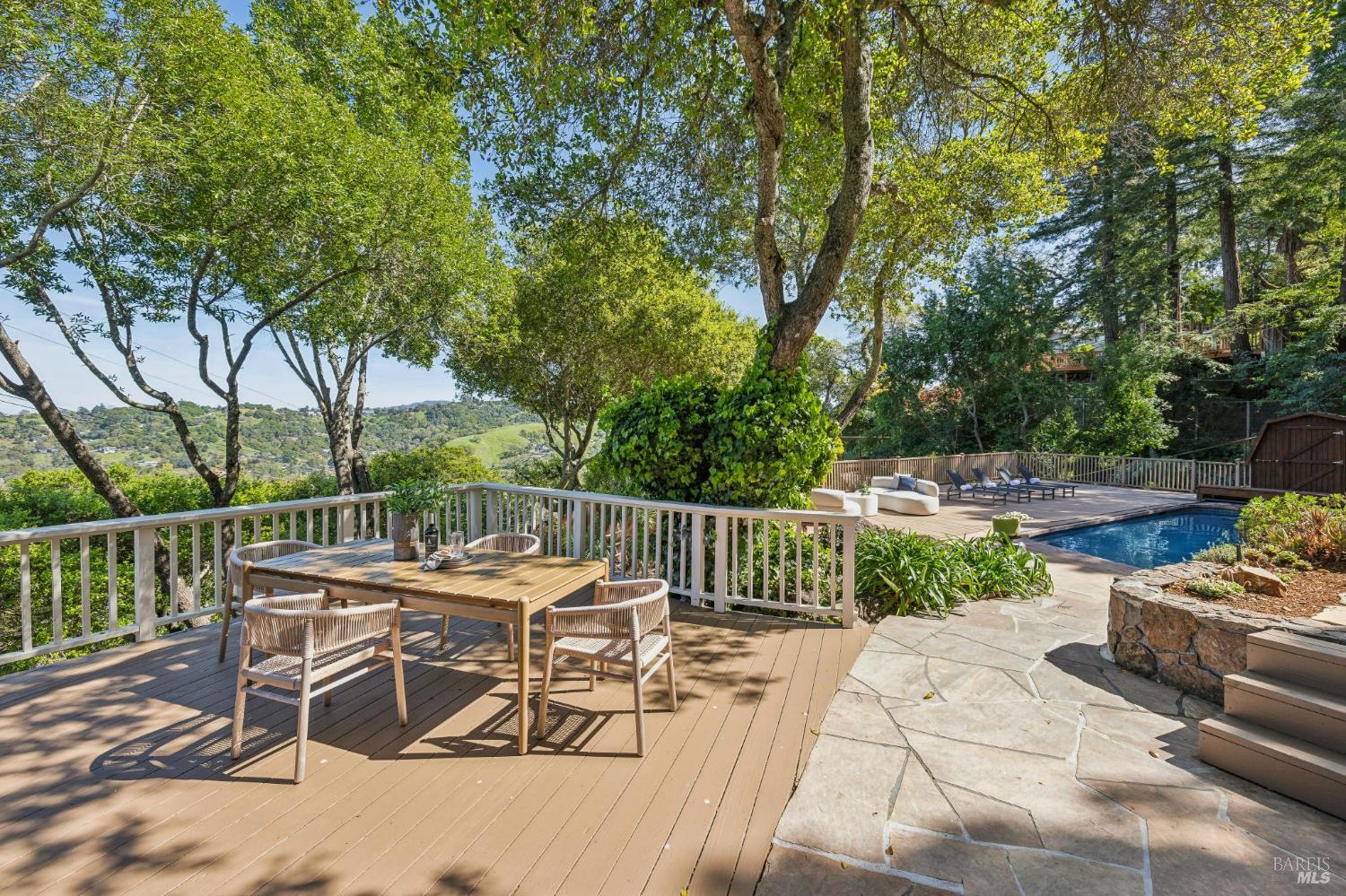 Detail Gallery Image 27 of 70 For 67 Oak Springs Dr, San Anselmo,  CA 94960 - 5 Beds | 4/1 Baths