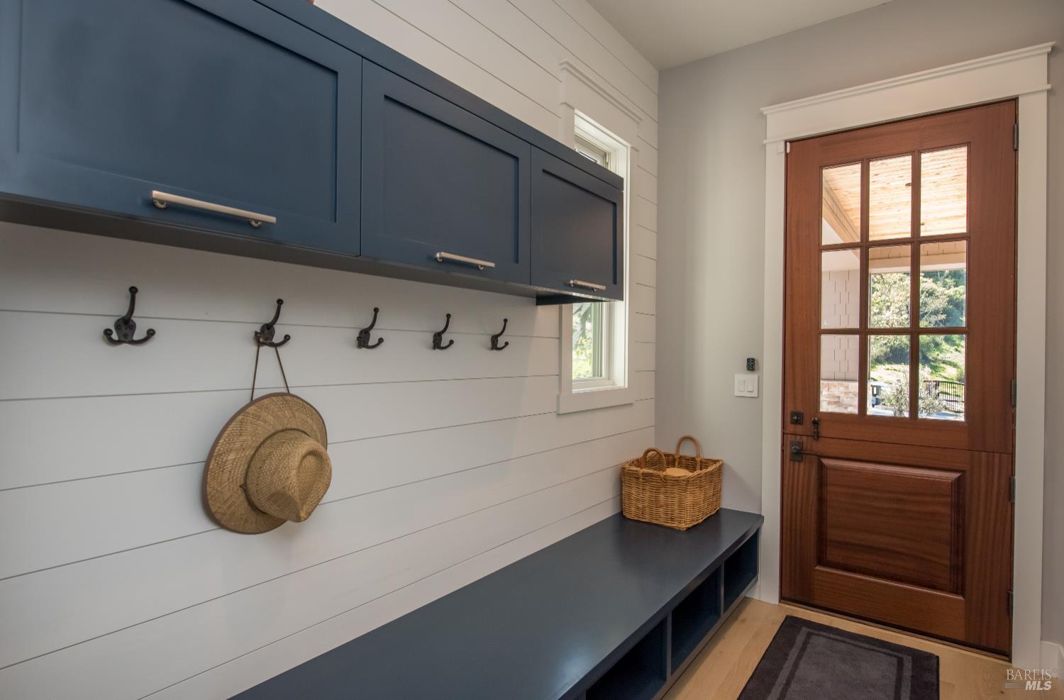 Detail Gallery Image 28 of 93 For 3932 Silver Fox Ct, Santa Rosa,  CA 95403 - 4 Beds | 4/1 Baths