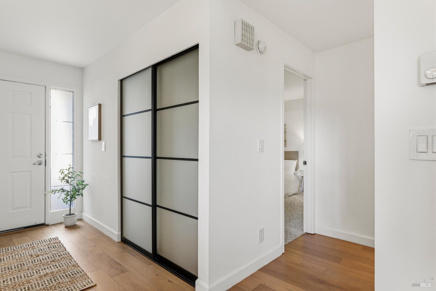 Detail Gallery Image 12 of 33 For 62 Cypress Pl, Sausalito,  CA 94965 - 2 Beds | 2 Baths