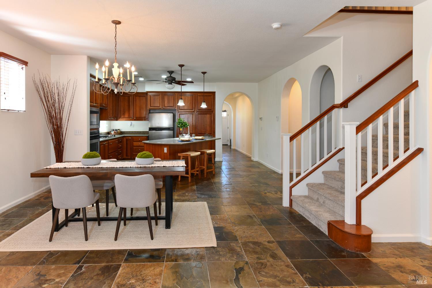 Detail Gallery Image 8 of 50 For 5015 Staghorn Dr, Vallejo,  CA 94591 - 3 Beds | 3 Baths