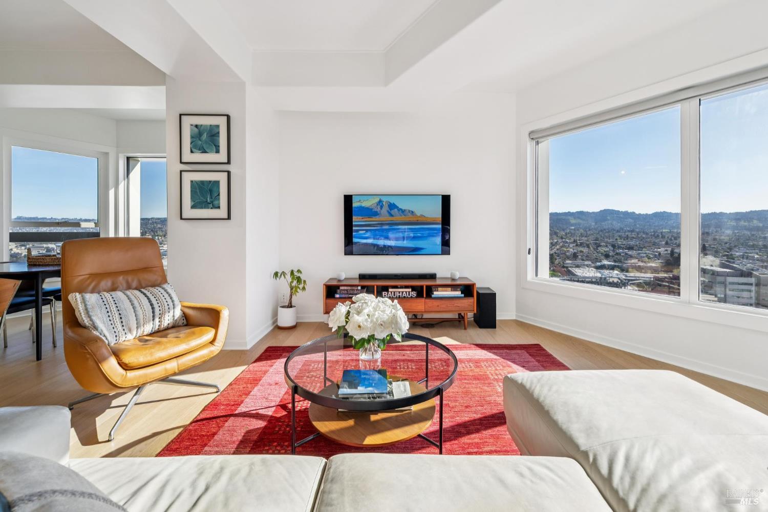 Detail Gallery Image 4 of 38 For 6363 Christie Ave #2627,  Emeryville,  CA 94608 - 2 Beds | 2 Baths