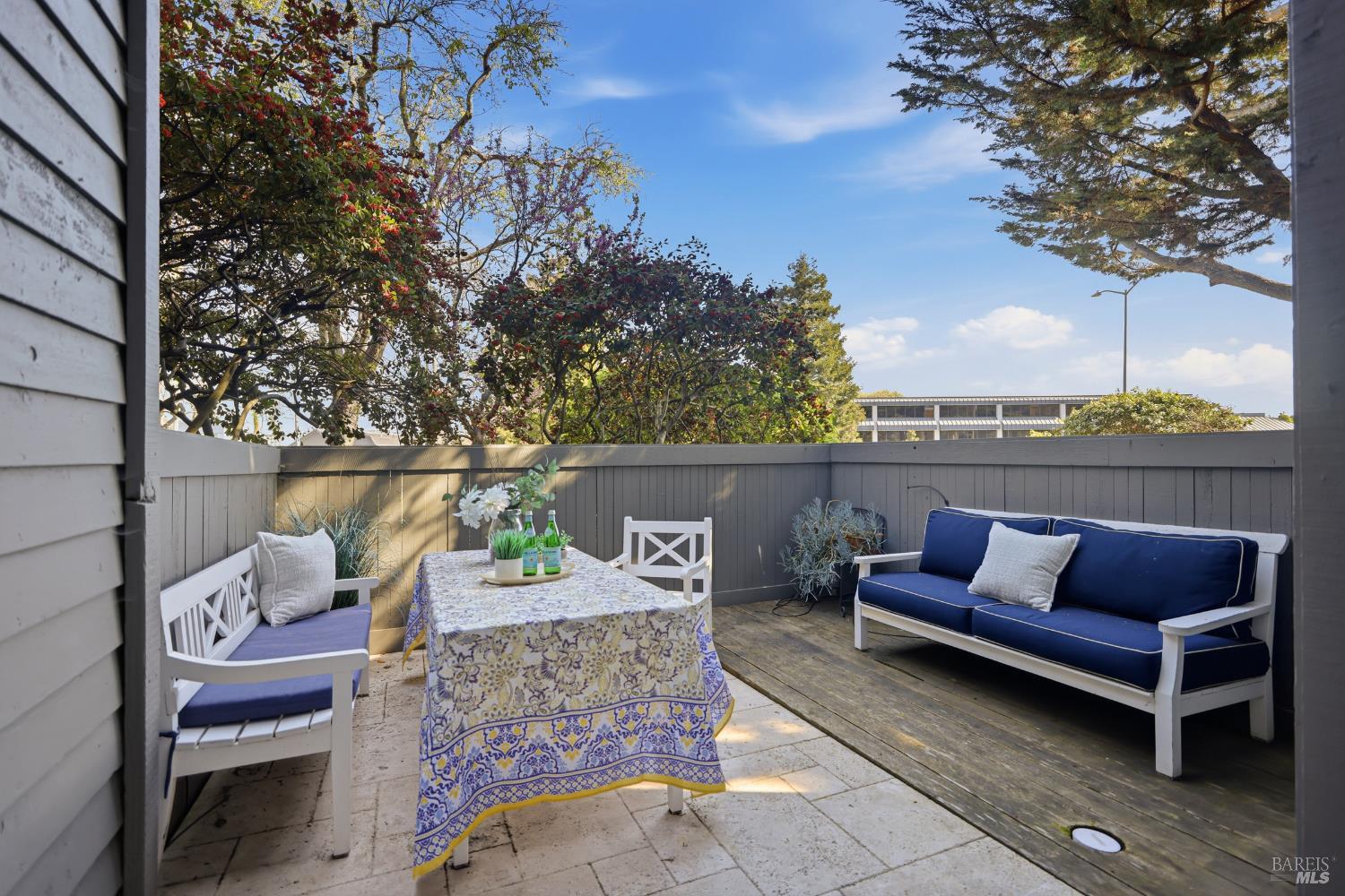 Detail Gallery Image 21 of 33 For 62 Cypress Pl, Sausalito,  CA 94965 - 2 Beds | 2 Baths