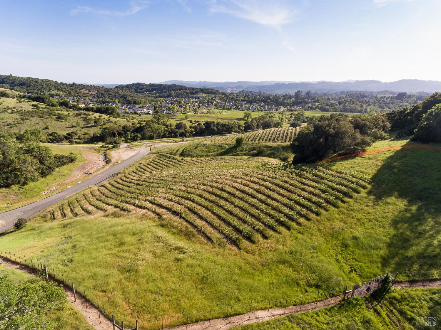 Detail Gallery Image 2 of 14 For 135 Hawthorn Ct, Healdsburg,  CA 95448 - – Beds | – Baths