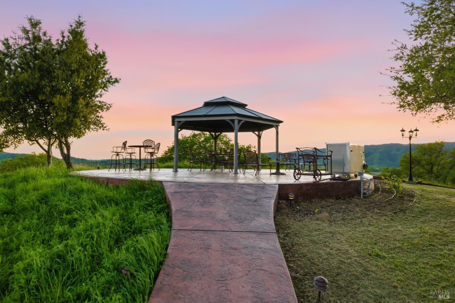 Detail Gallery Image 58 of 89 For 2054 Pinecrest Ct, Vacaville,  CA 95688 - 4 Beds | 4/1 Baths