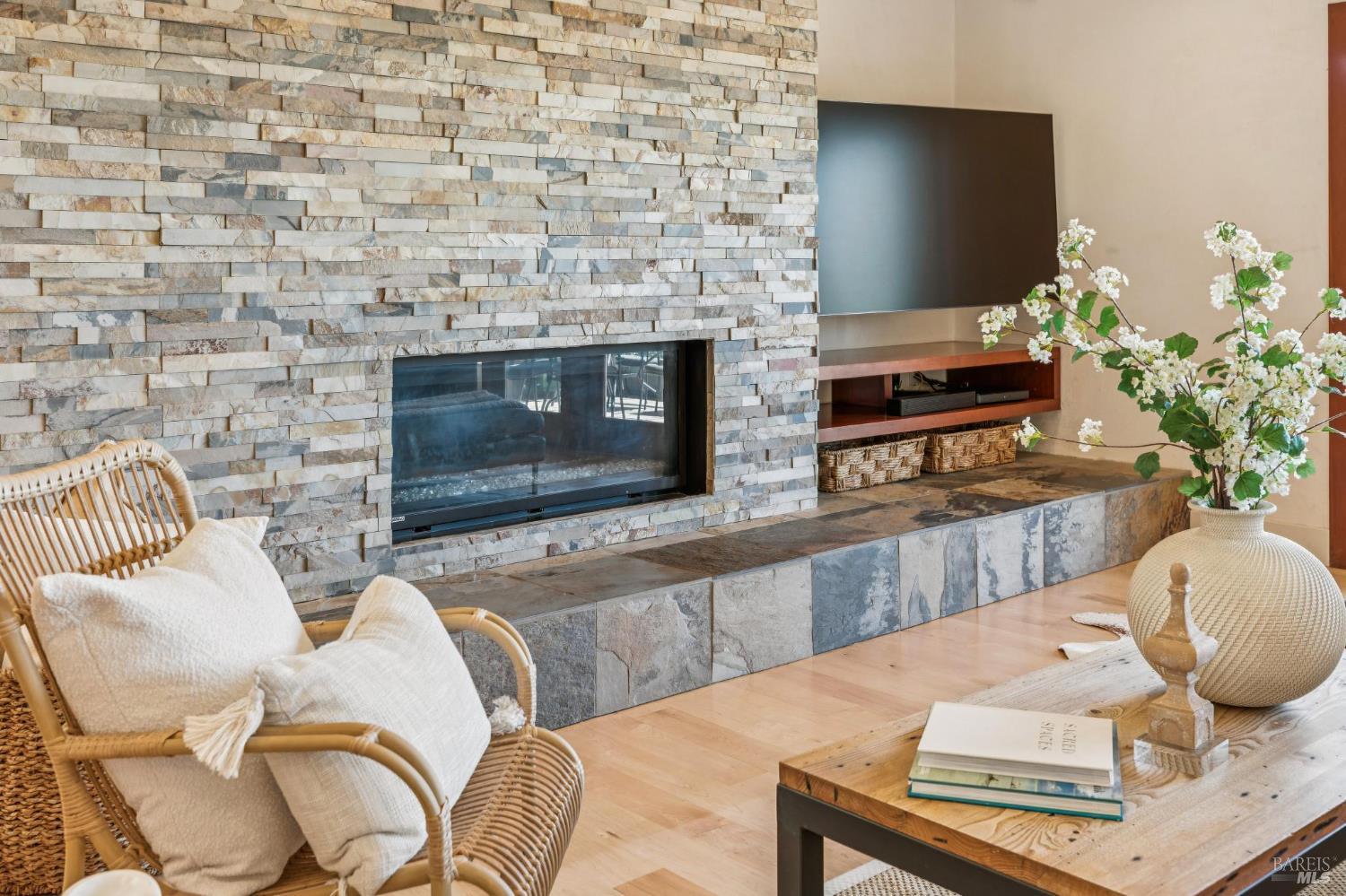 Detail Gallery Image 37 of 99 For 1884 Silverado Trl, Napa,  CA 94558 - 4 Beds | 3/1 Baths