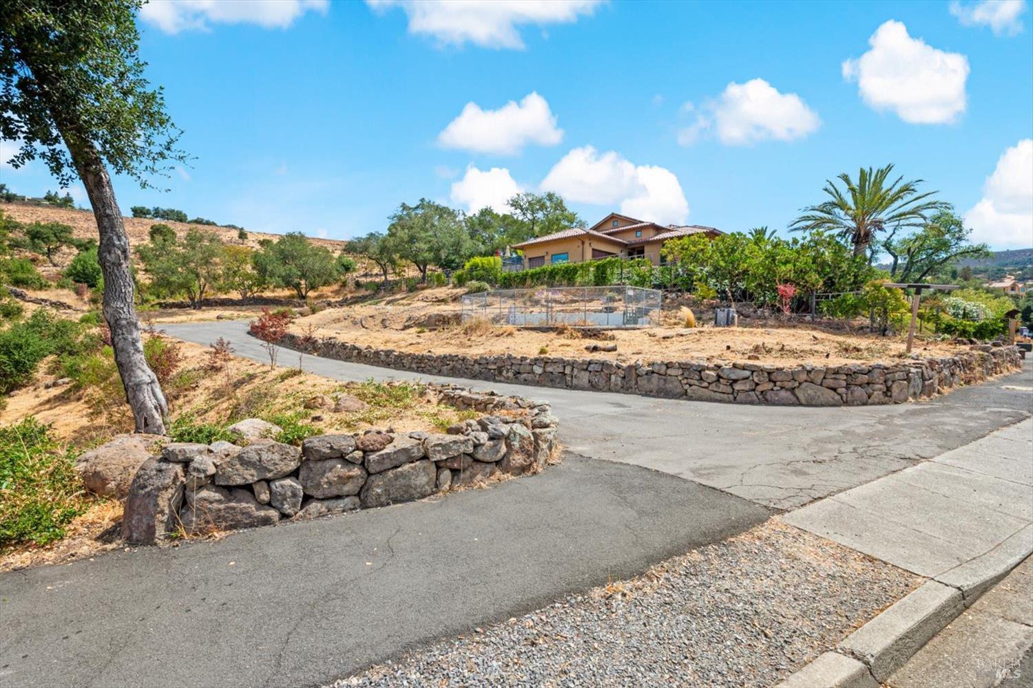 Detail Gallery Image 9 of 35 For 170 Westgate Dr, Napa,  CA 94558 - – Beds | – Baths