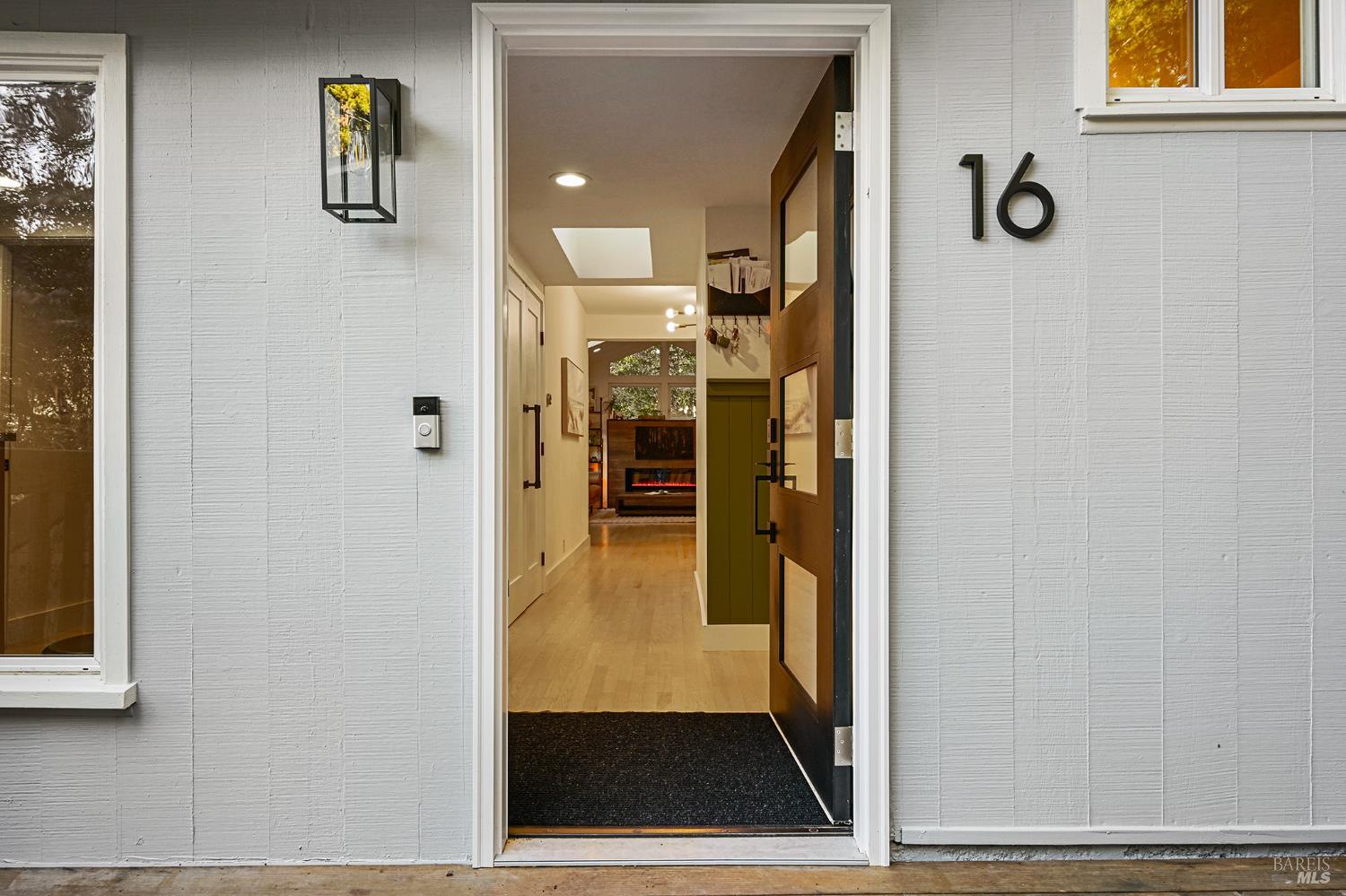 Detail Gallery Image 4 of 59 For 16 Iron Springs Rd, Fairfax,  CA 94930 - 4 Beds | 2 Baths