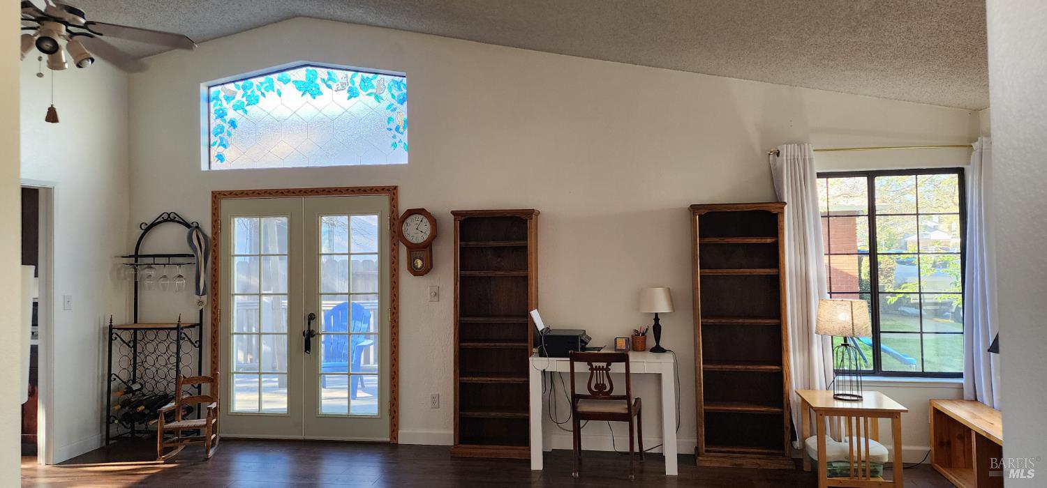 Detail Gallery Image 6 of 44 For 2350 Elliott Dr, American Canyon,  CA 94503 - 4 Beds | 3 Baths