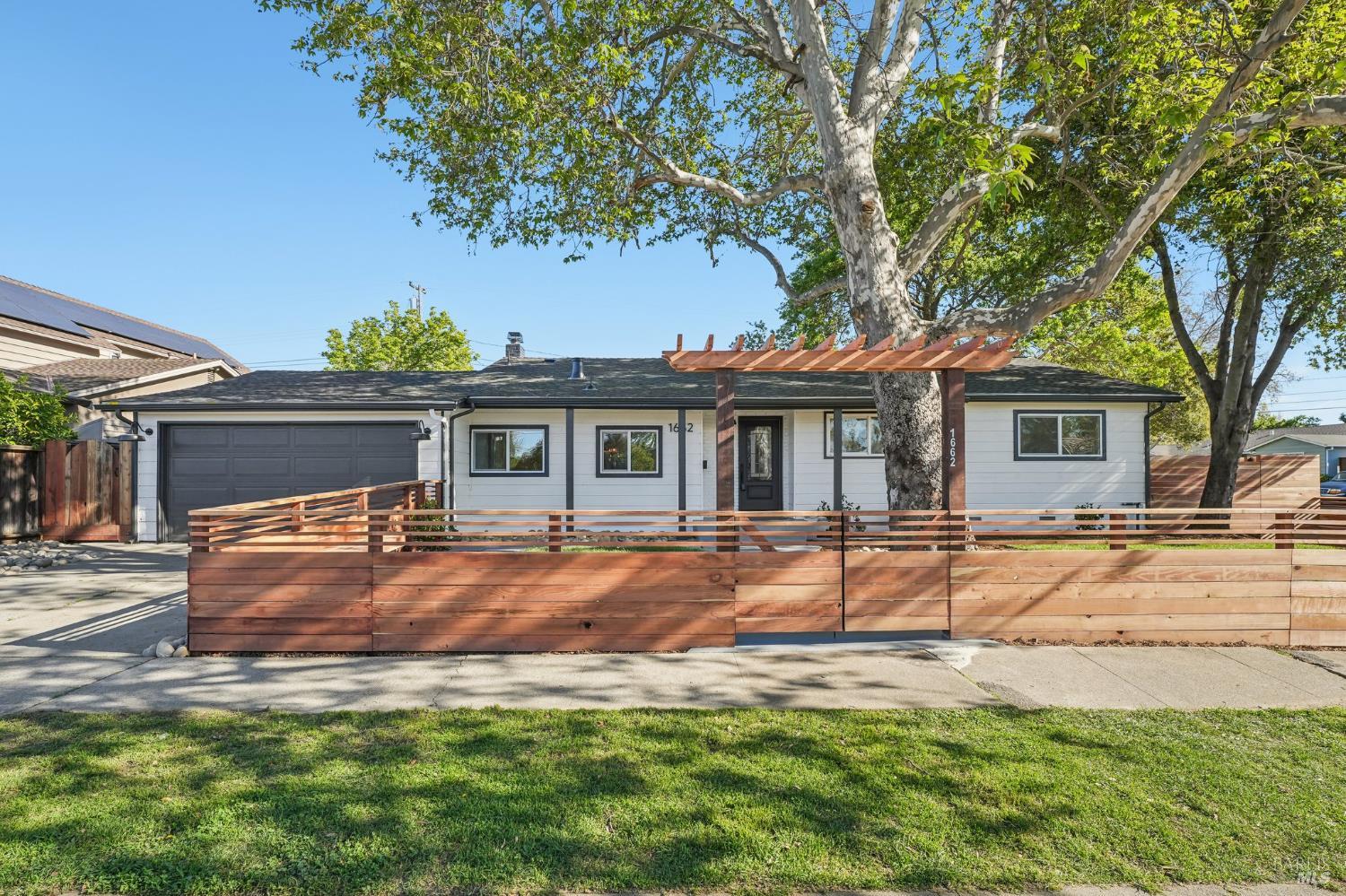 Front Image Thumbnail for BA326020053