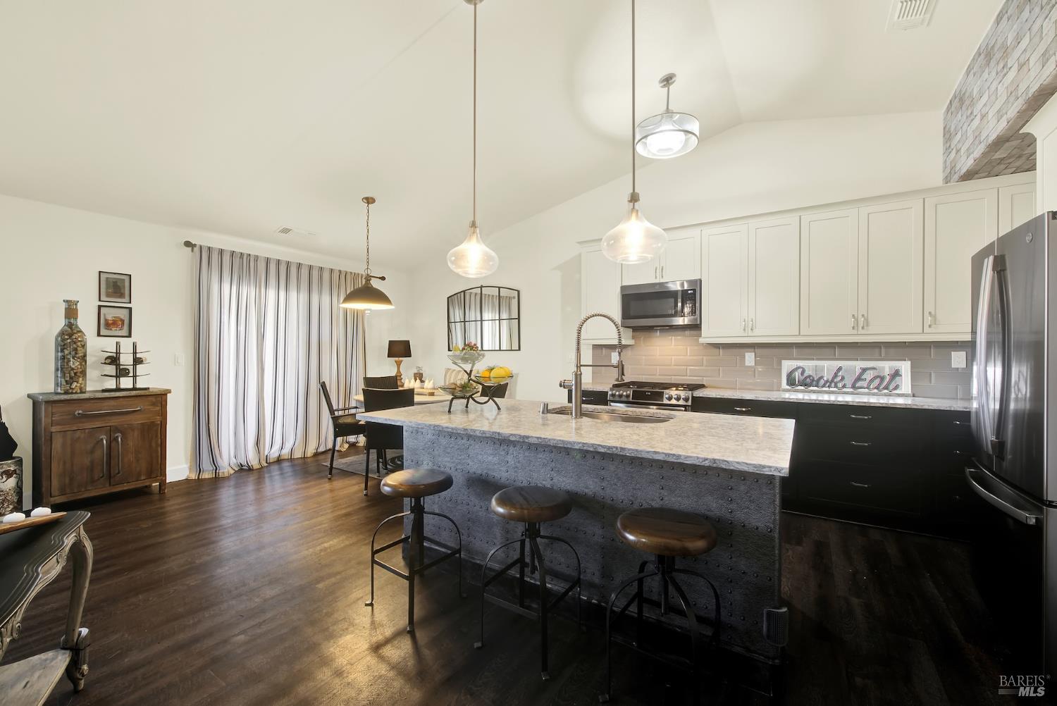 Detail Gallery Image 26 of 77 For 360 Grand Canyon Dr, Vacaville,  CA 95687 - 2 Beds | 2 Baths