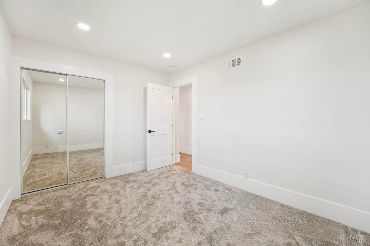 Detail Gallery Image 32 of 49 For 1662 Glazier Dr, Concord,  CA 94521 - 3 Beds | 2 Baths