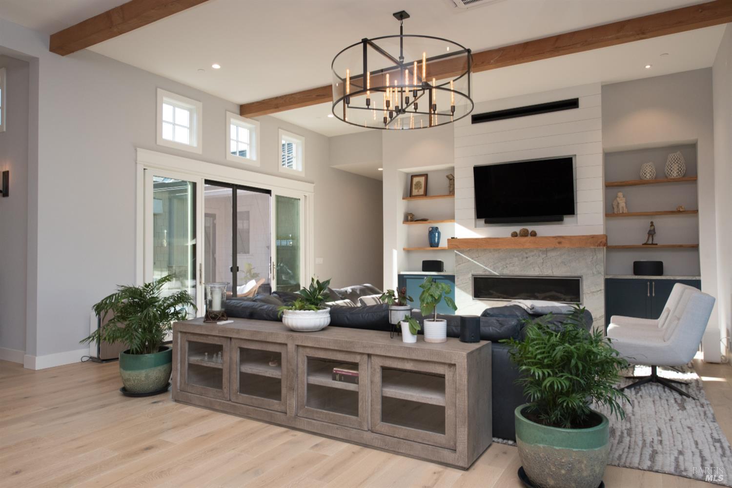 Detail Gallery Image 17 of 93 For 3932 Silver Fox Ct, Santa Rosa,  CA 95403 - 4 Beds | 4/1 Baths