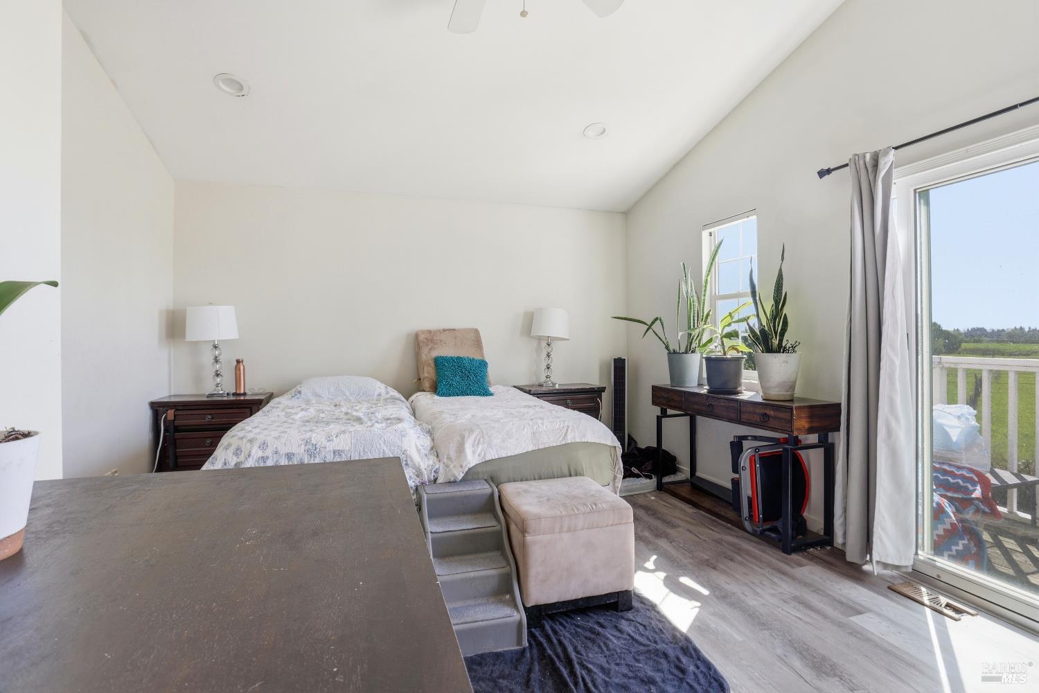 Detail Gallery Image 28 of 36 For 1407 Georgia Ct, Rohnert Park,  CA 94928 - 4 Beds | 3 Baths