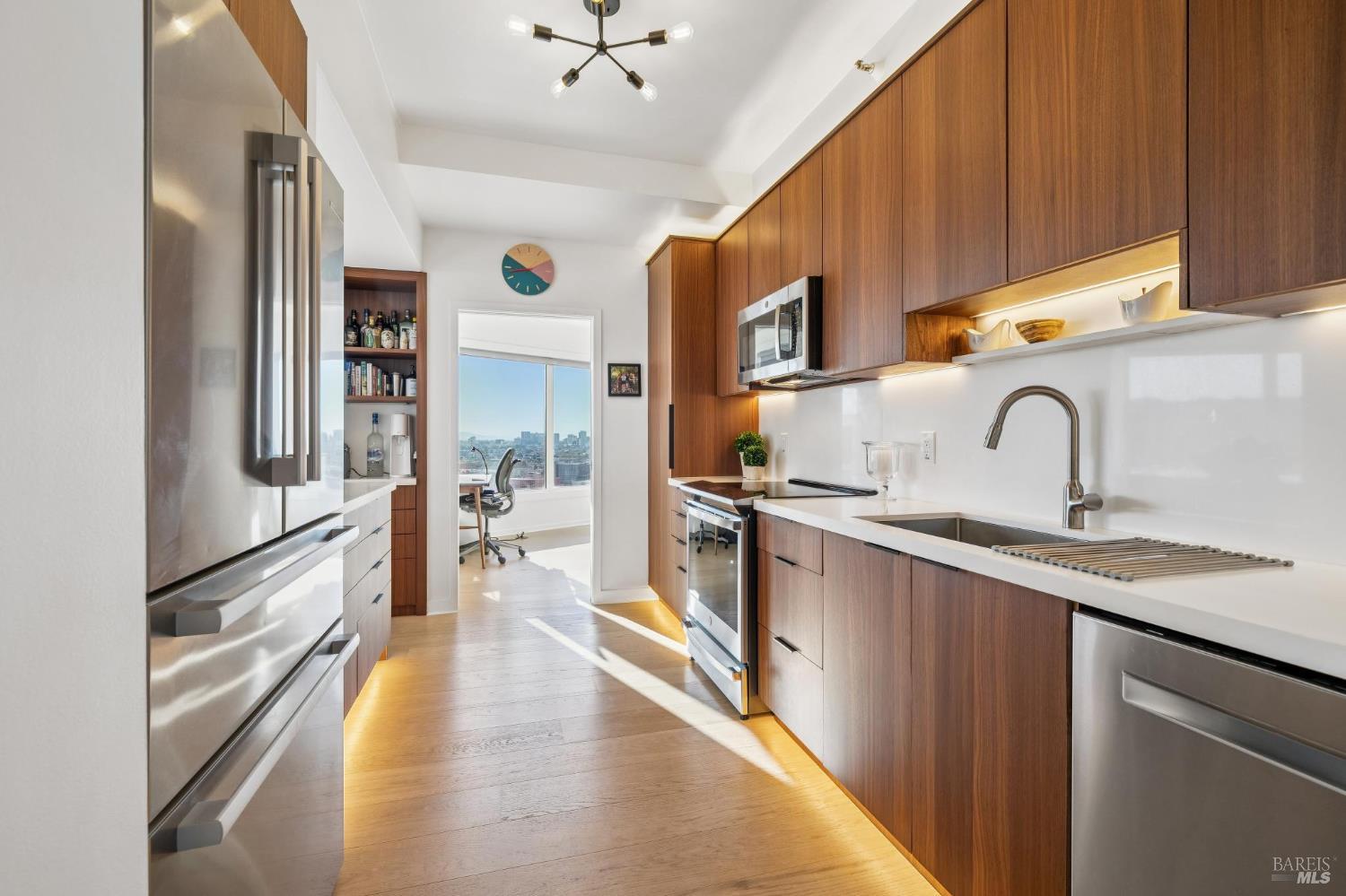 Detail Gallery Image 11 of 38 For 6363 Christie Ave #2627,  Emeryville,  CA 94608 - 2 Beds | 2 Baths