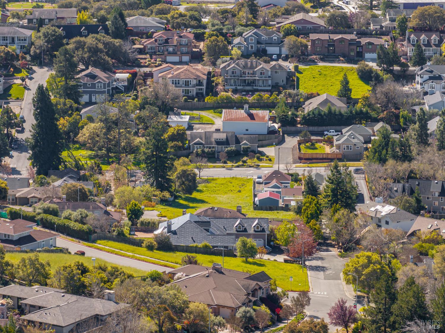 Detail Gallery Image 8 of 9 For 13 Dorenfeld Ct, Petaluma,  CA 94952 - – Beds | – Baths