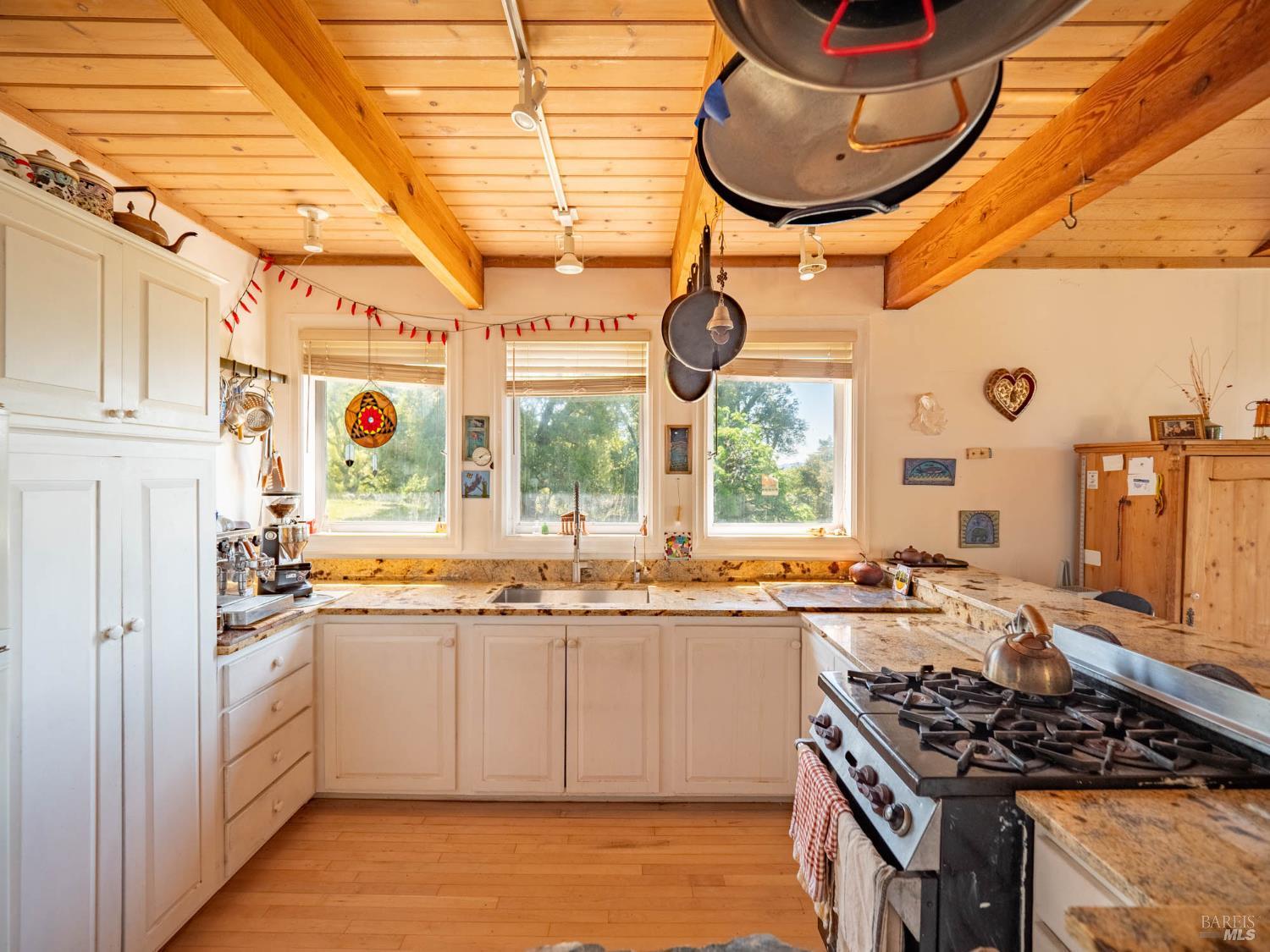 Detail Gallery Image 10 of 80 For 16101 Lost Creek Rd, Yorkville,  CA 95494 - 2 Beds | 2 Baths