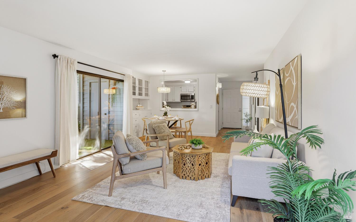 Detail Gallery Image 9 of 33 For 62 Cypress Pl, Sausalito,  CA 94965 - 2 Beds | 2 Baths