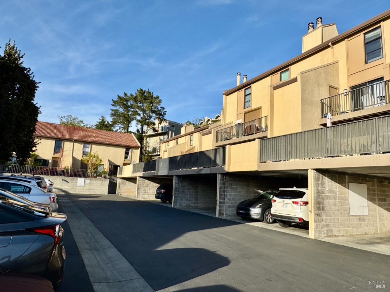 Detail Gallery Image 32 of 33 For 100 Marin Center Dr #31,  San Rafael,  CA 94903 - 2 Beds | 2 Baths