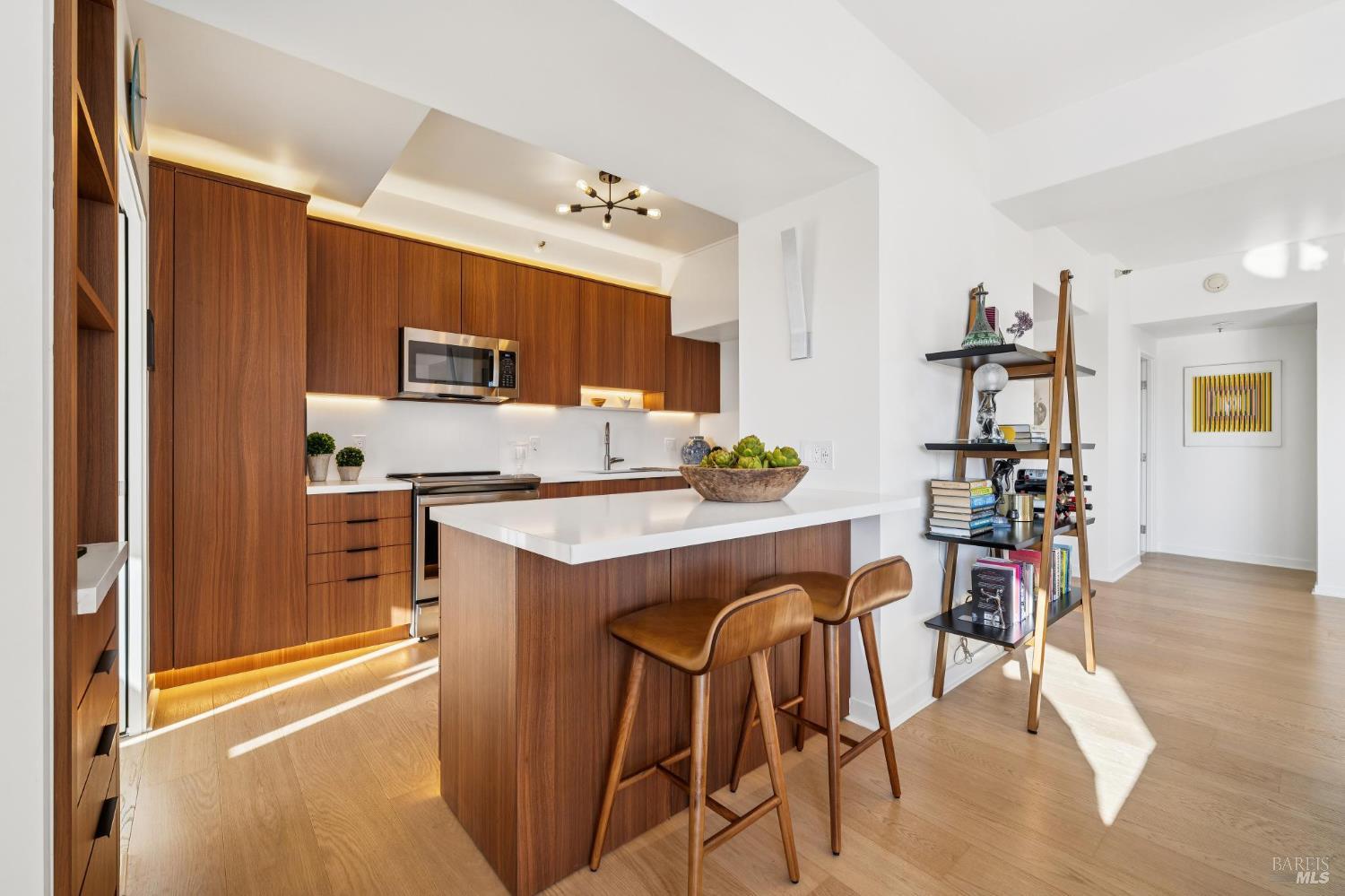 Detail Gallery Image 7 of 38 For 6363 Christie Ave #2627,  Emeryville,  CA 94608 - 2 Beds | 2 Baths