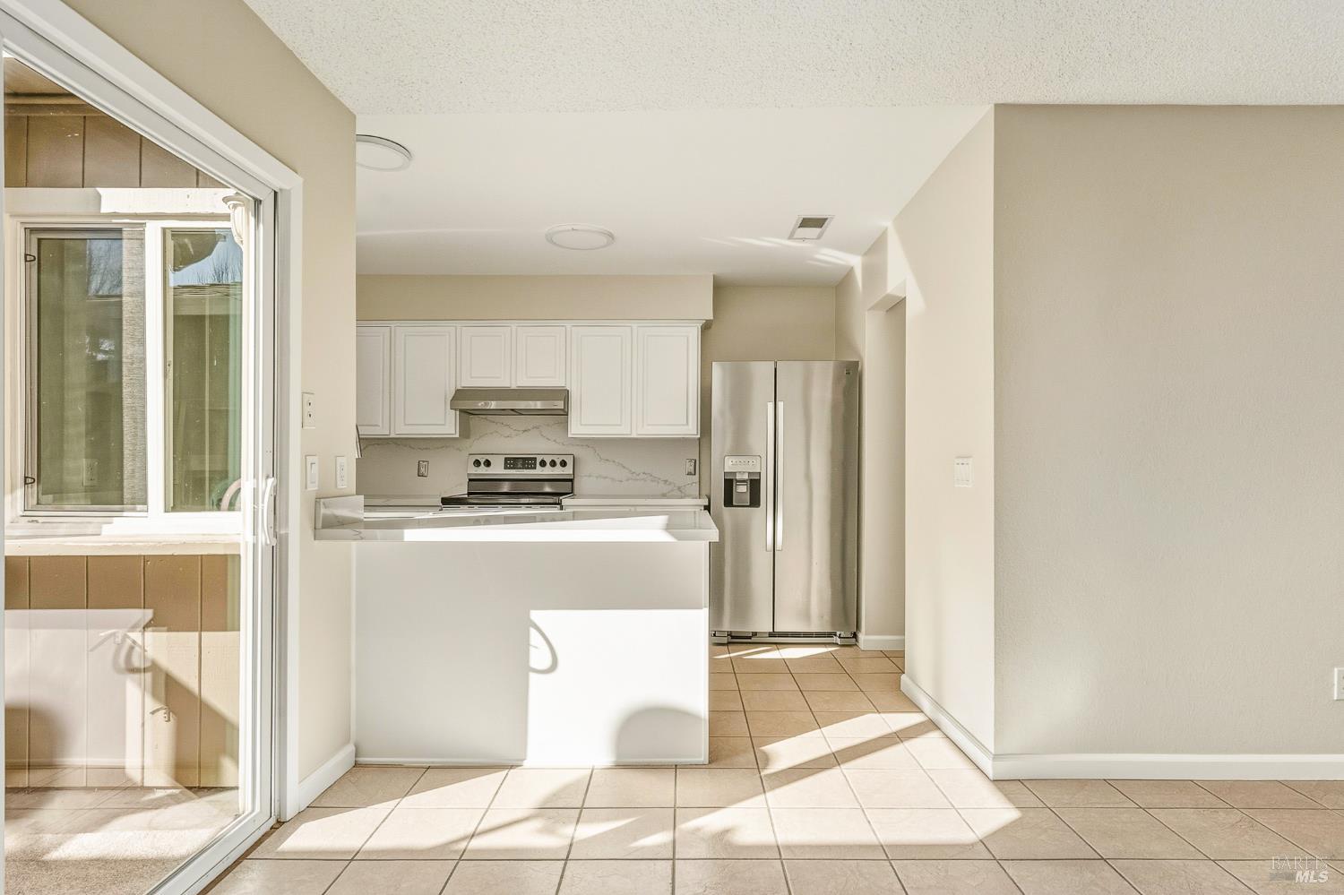 Detail Gallery Image 7 of 30 For 104 Oliva Ct #C,  Novato,  CA 94947 - 3 Beds | 1/1 Baths