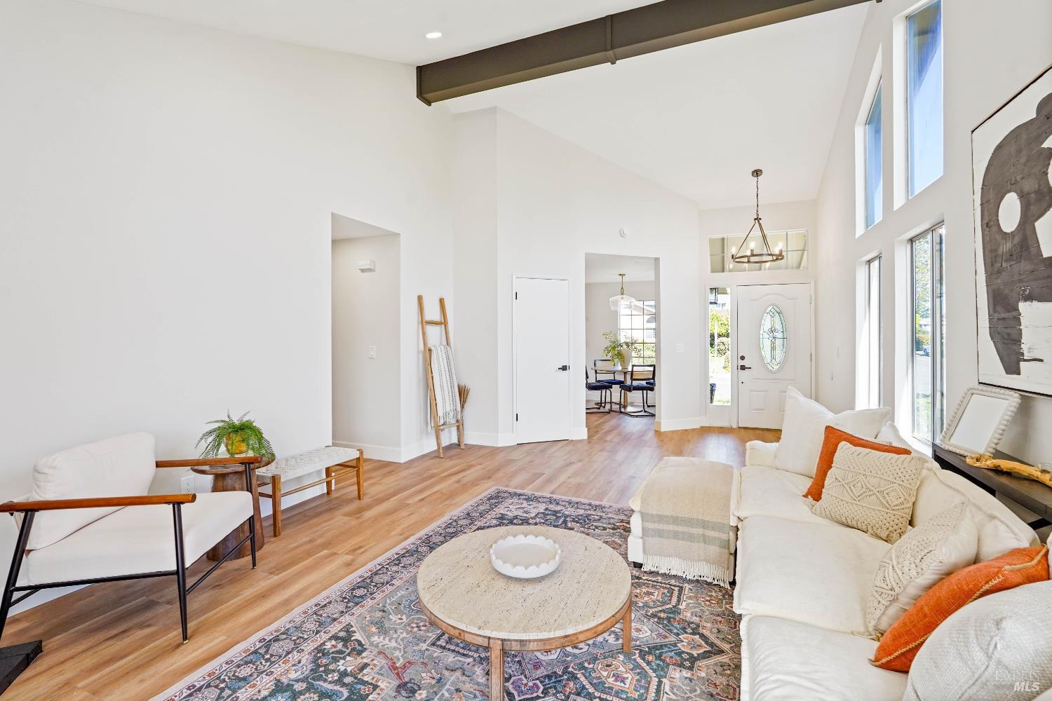 Detail Gallery Image 5 of 34 For 5001 Lakeview Cir, Fairfield,  CA 94534 - 3 Beds | 2 Baths