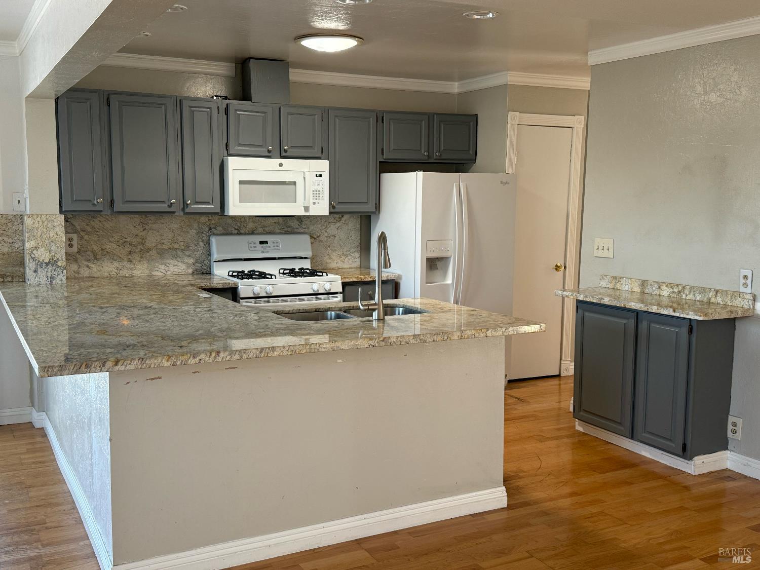 Detail Gallery Image 3 of 18 For 631 Inverness Dr, Vallejo,  CA 94589 - 3 Beds | 2 Baths