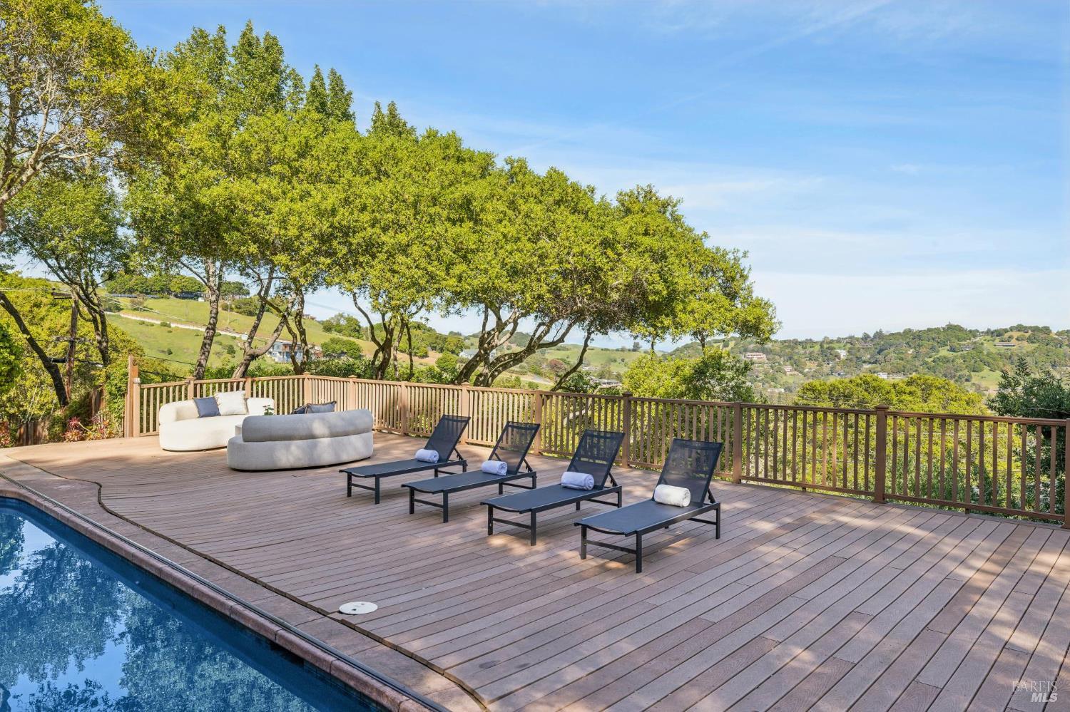 Detail Gallery Image 67 of 70 For 67 Oak Springs Dr, San Anselmo,  CA 94960 - 5 Beds | 4/1 Baths