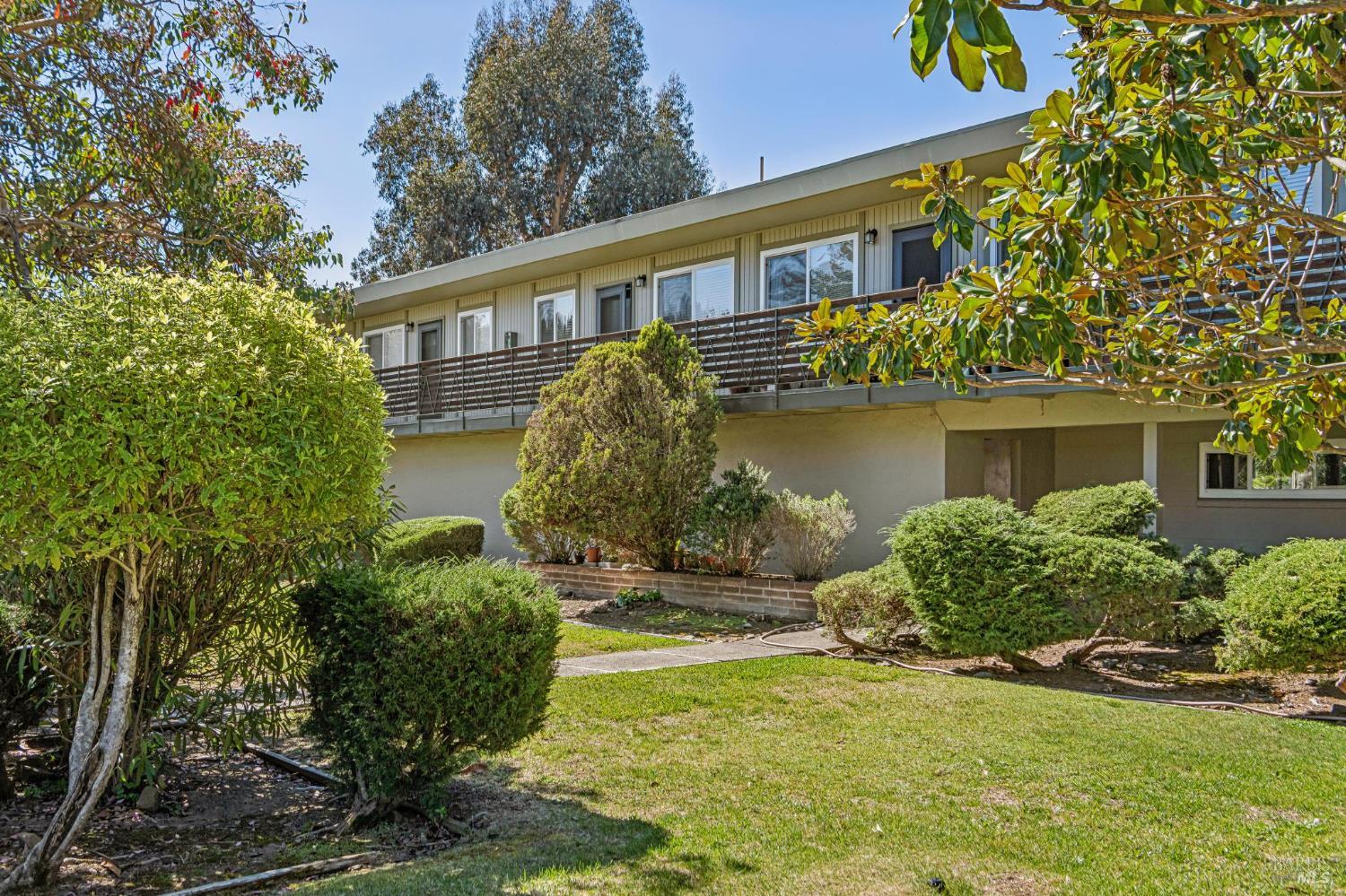 Detail Gallery Image 18 of 19 For 83 Pixley Ave #6,  Corte Madera,  CA 94925 - 1 Beds | 1 Baths