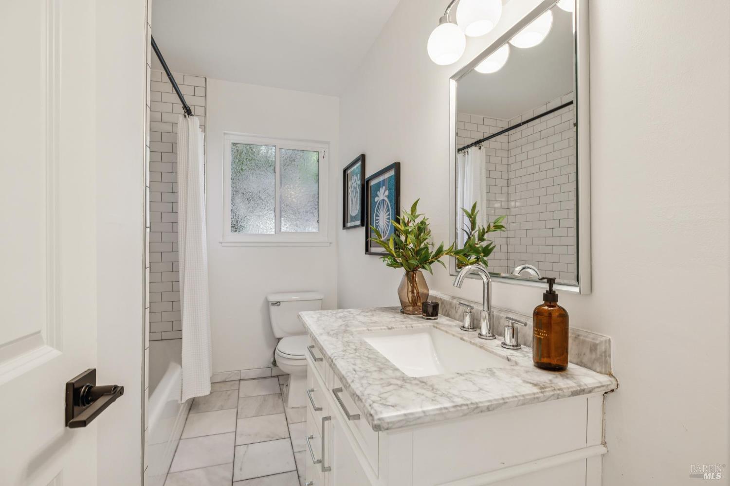 Detail Gallery Image 44 of 70 For 67 Oak Springs Dr, San Anselmo,  CA 94960 - 5 Beds | 4/1 Baths