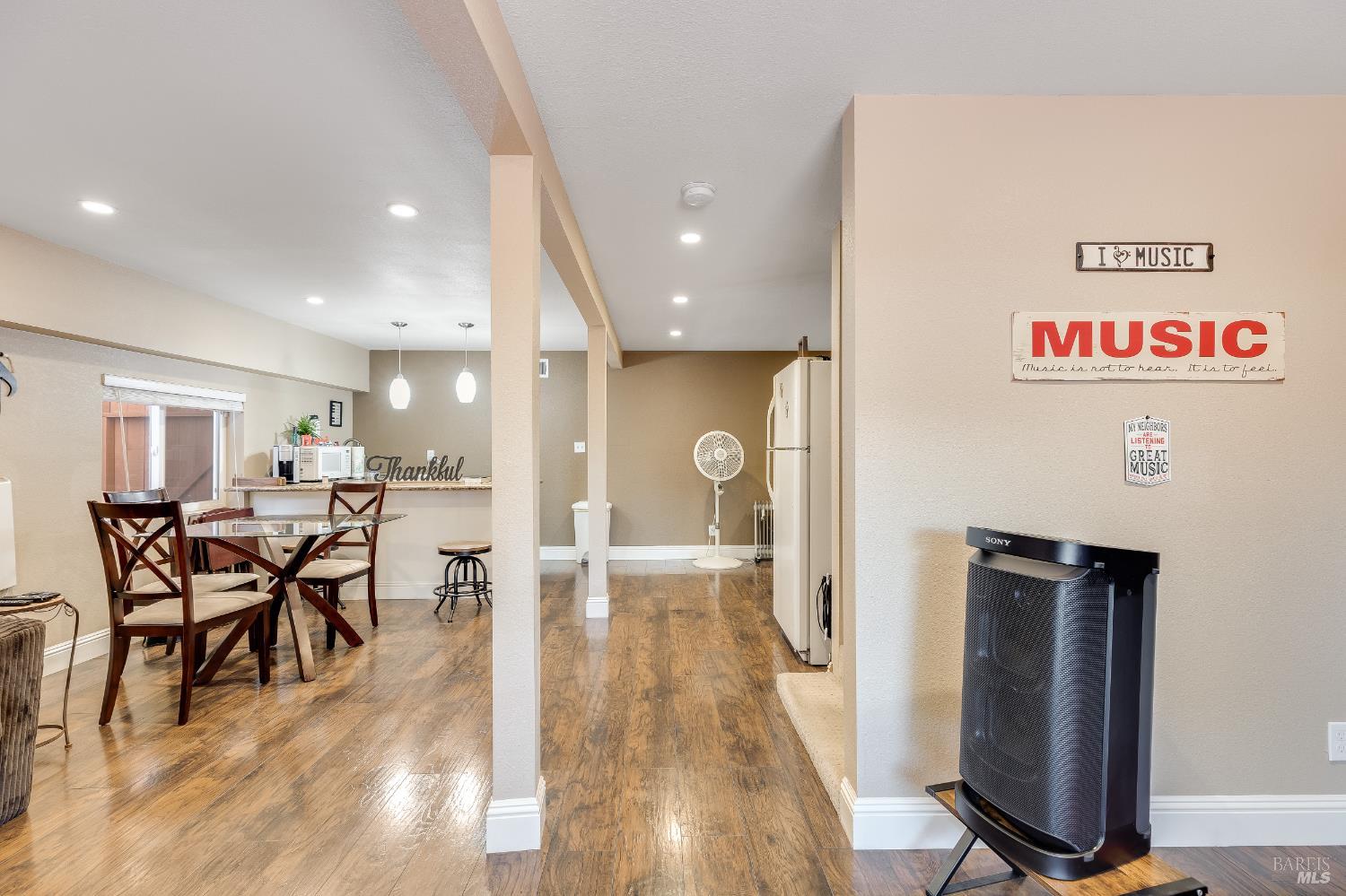 Detail Gallery Image 3 of 37 For 1208 Florida St, Vallejo,  CA 94590 - 3 Beds | 2 Baths