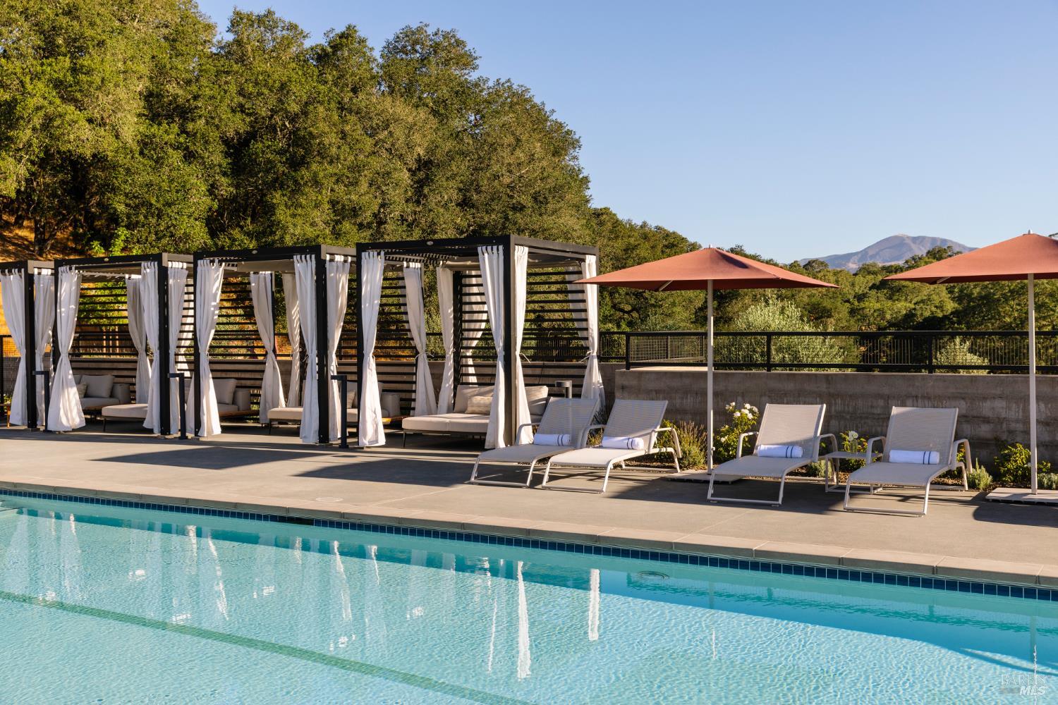 Detail Gallery Image 8 of 14 For 135 Hawthorn Ct, Healdsburg,  CA 95448 - – Beds | – Baths