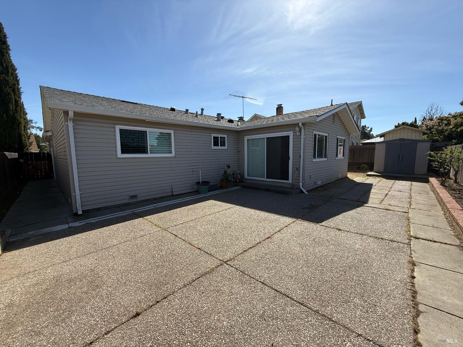 Detail Gallery Image 13 of 18 For 631 Inverness Dr, Vallejo,  CA 94589 - 3 Beds | 2 Baths