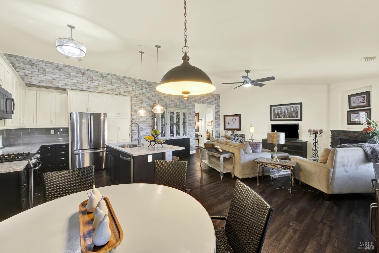 Detail Gallery Image 29 of 77 For 360 Grand Canyon Dr, Vacaville,  CA 95687 - 2 Beds | 2 Baths