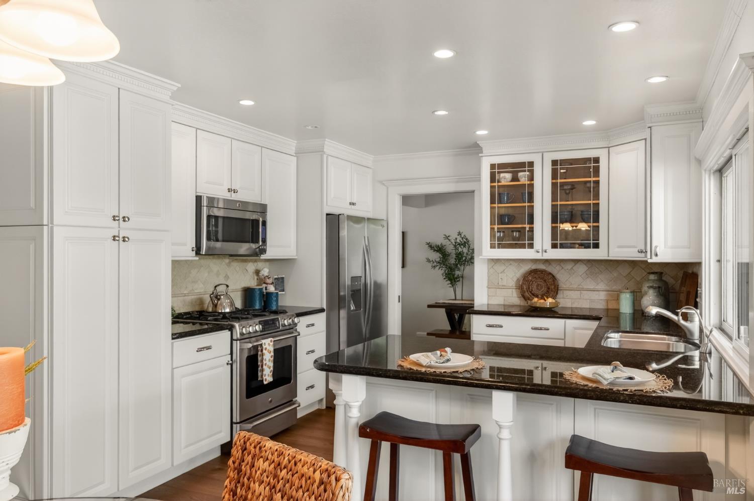 Detail Gallery Image 17 of 68 For 3932 Montrose St, Napa,  CA 94558 - 4 Beds | 2/1 Baths