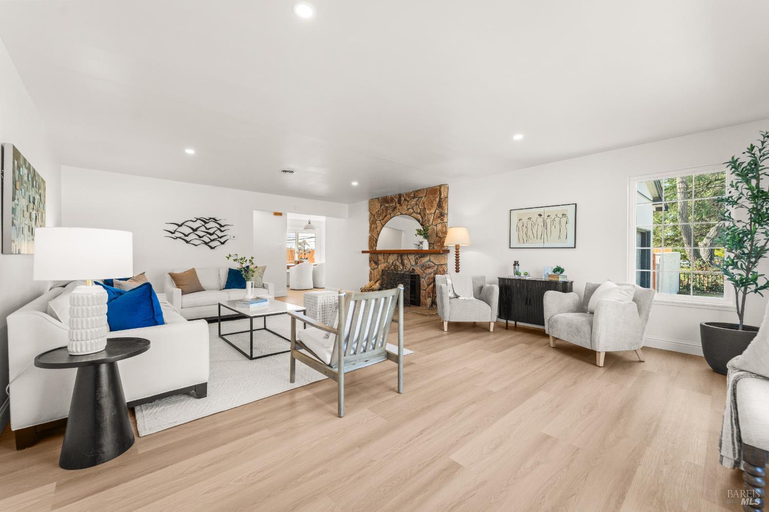 Detail Gallery Image 4 of 48 For 3011 Tennessee St, Vallejo,  CA 94591 - 3 Beds | 2 Baths