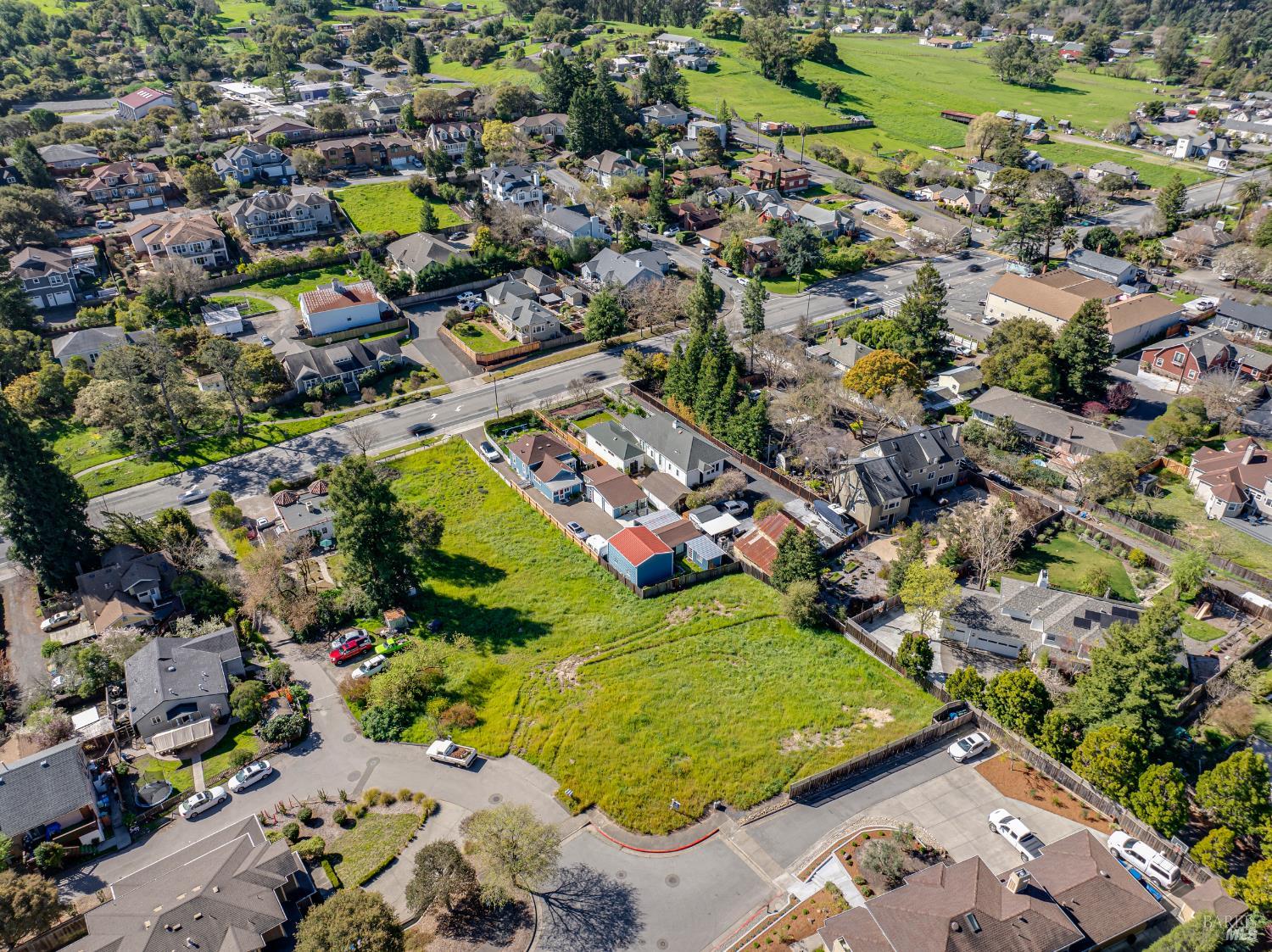 Detail Gallery Image 6 of 9 For 13 Dorenfeld Ct, Petaluma,  CA 94952 - – Beds | – Baths