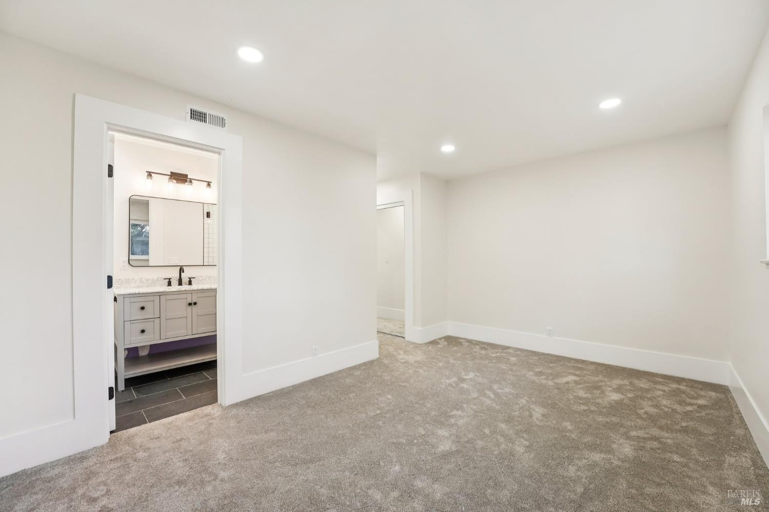 Detail Gallery Image 37 of 49 For 1662 Glazier Dr, Concord,  CA 94521 - 3 Beds | 2 Baths