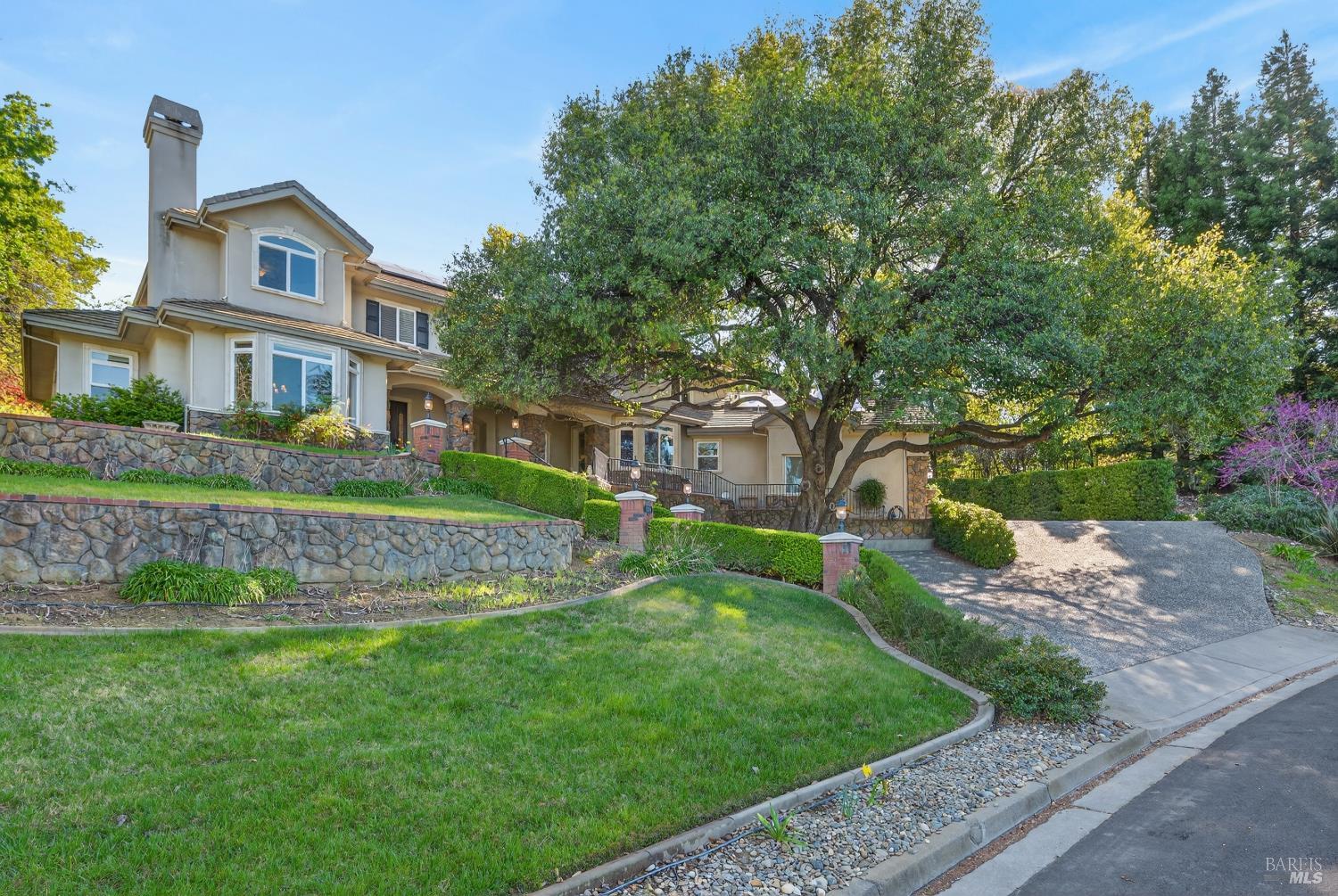 Detail Gallery Image 9 of 89 For 2054 Pinecrest Ct, Vacaville,  CA 95688 - 4 Beds | 4/1 Baths