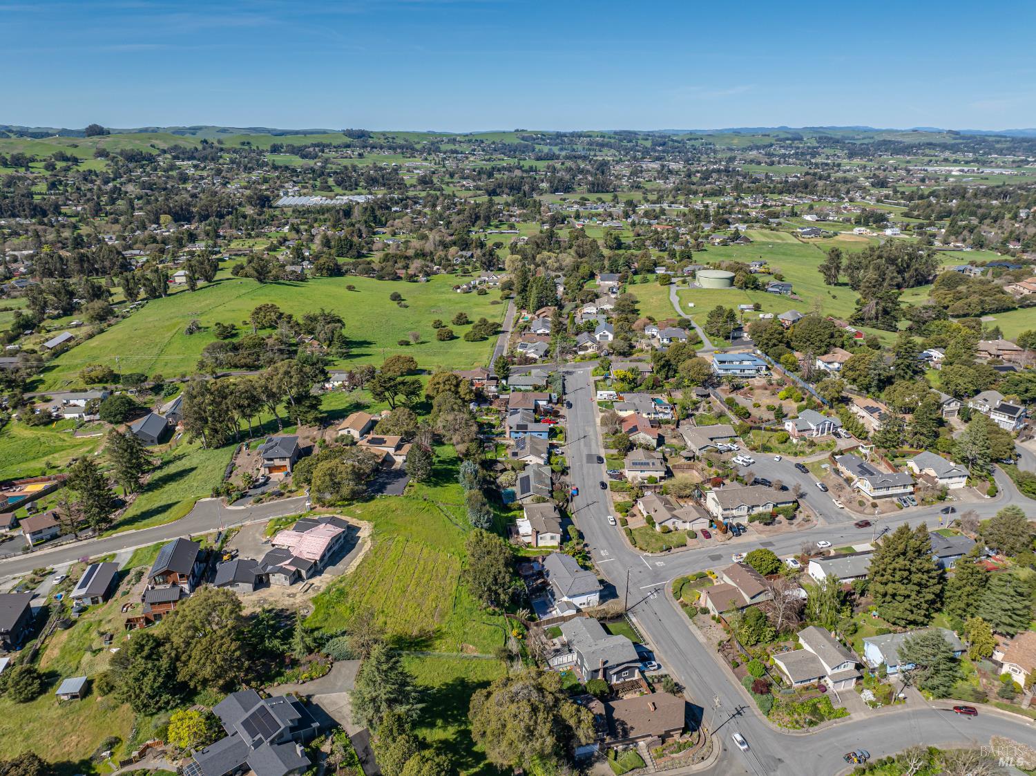 Detail Gallery Image 12 of 14 For 509 Larch Dr, Petaluma,  CA 94952 - – Beds | – Baths