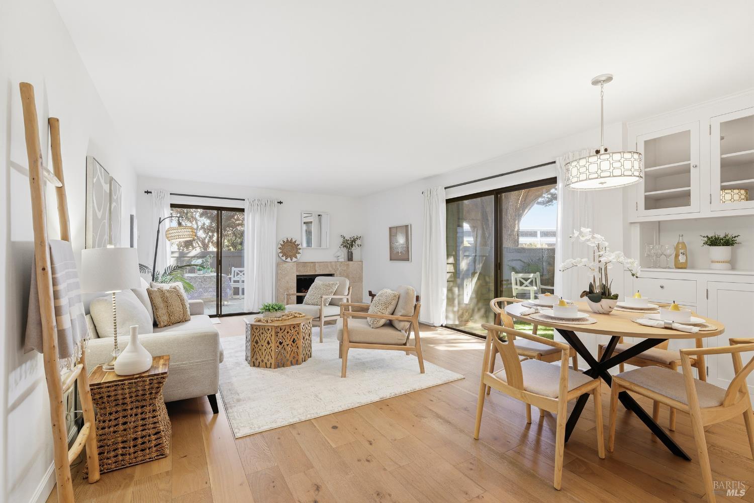 Detail Gallery Image 7 of 33 For 62 Cypress Pl, Sausalito,  CA 94965 - 2 Beds | 2 Baths