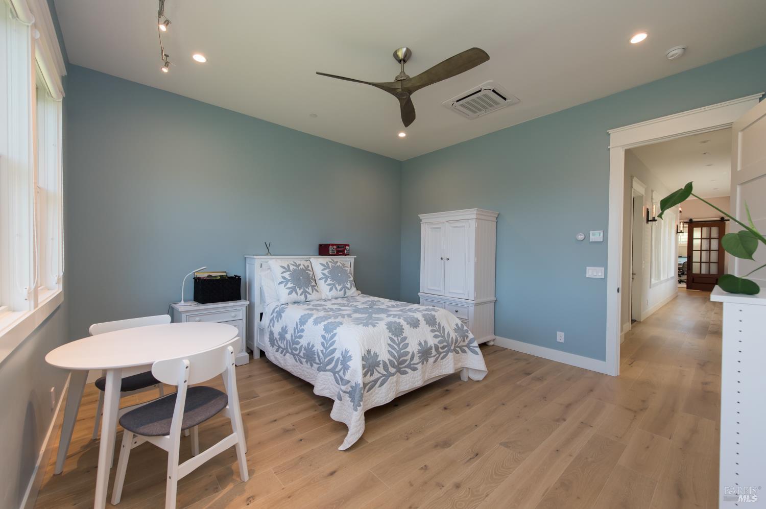 Detail Gallery Image 47 of 93 For 3932 Silver Fox Ct, Santa Rosa,  CA 95403 - 4 Beds | 4/1 Baths