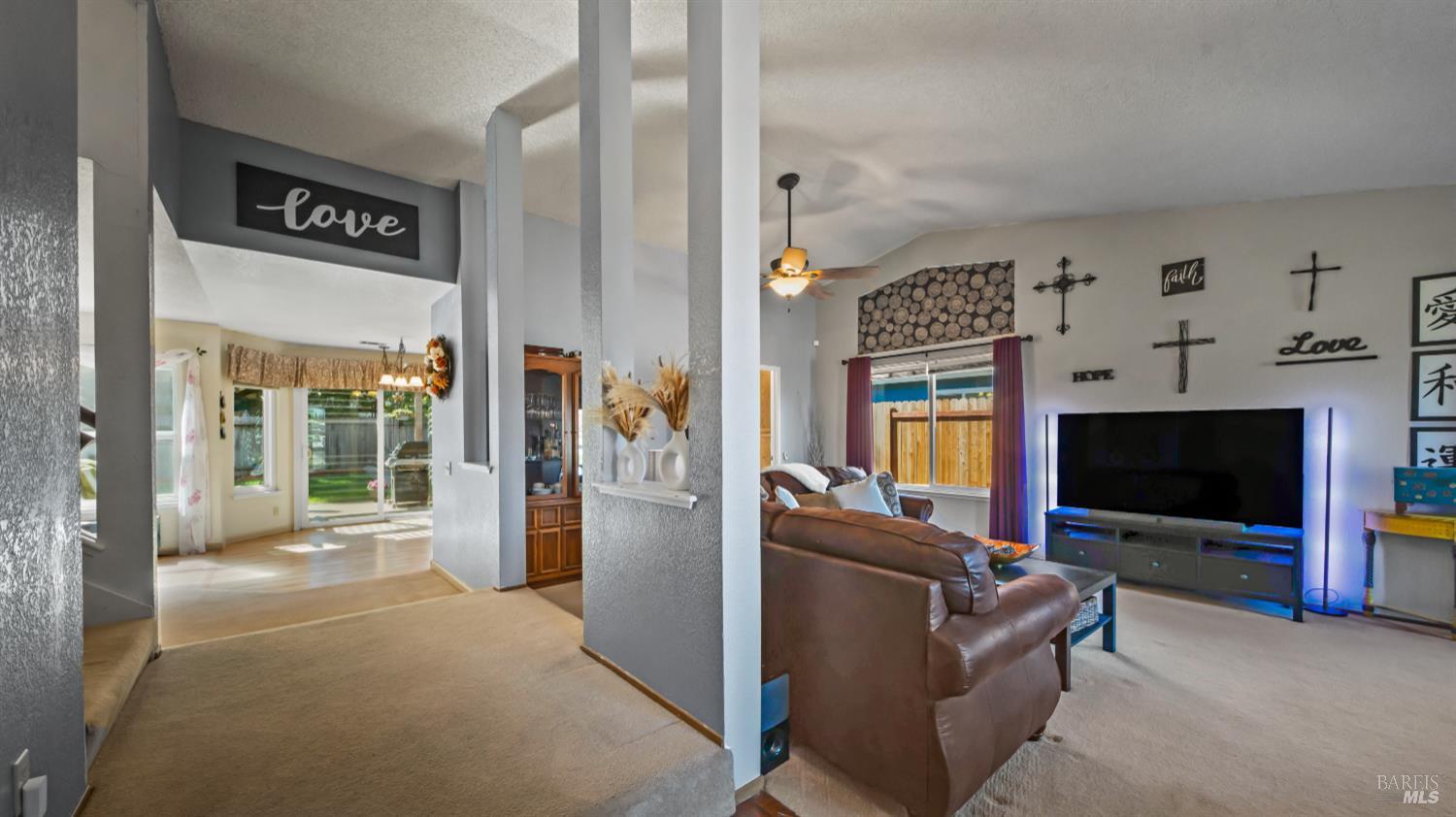 Detail Gallery Image 4 of 68 For 202 Songbird Ct, Vacaville,  CA 95687 - 4 Beds | 3 Baths