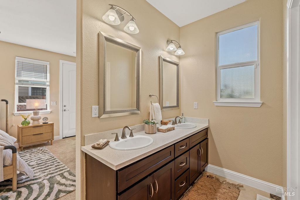 Detail Gallery Image 19 of 45 For 125 Anish Way, Windsor,  CA 95492 - 4 Beds | 3/1 Baths
