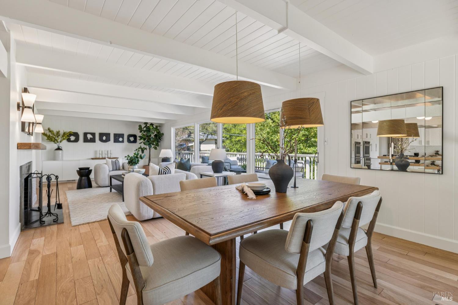 Detail Gallery Image 10 of 70 For 67 Oak Springs Dr, San Anselmo,  CA 94960 - 5 Beds | 4/1 Baths