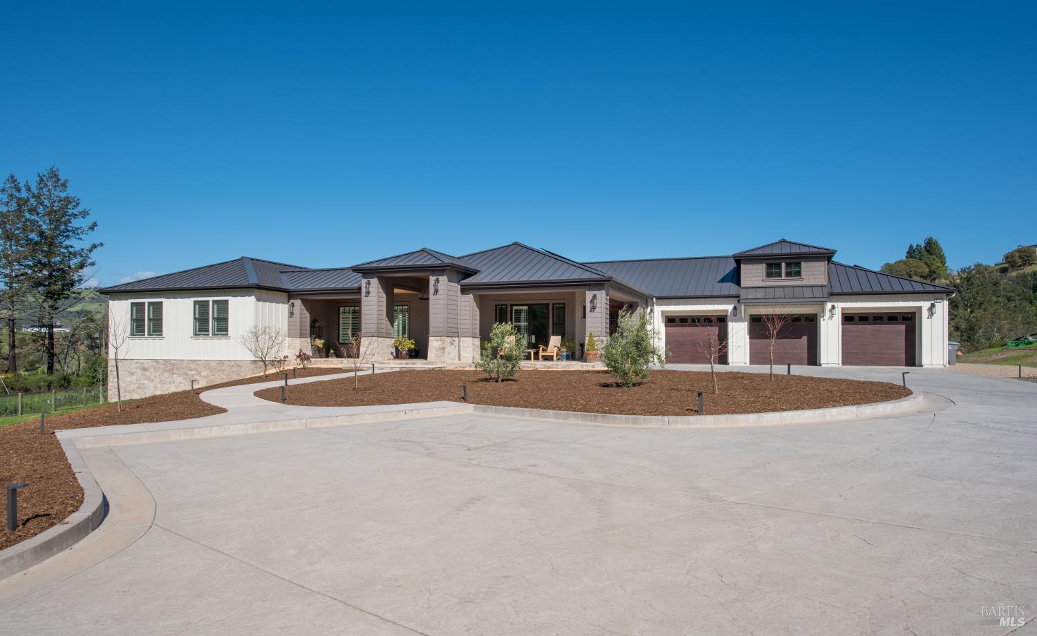 Detail Gallery Image 7 of 93 For 3932 Silver Fox Ct, Santa Rosa,  CA 95403 - 4 Beds | 4/1 Baths