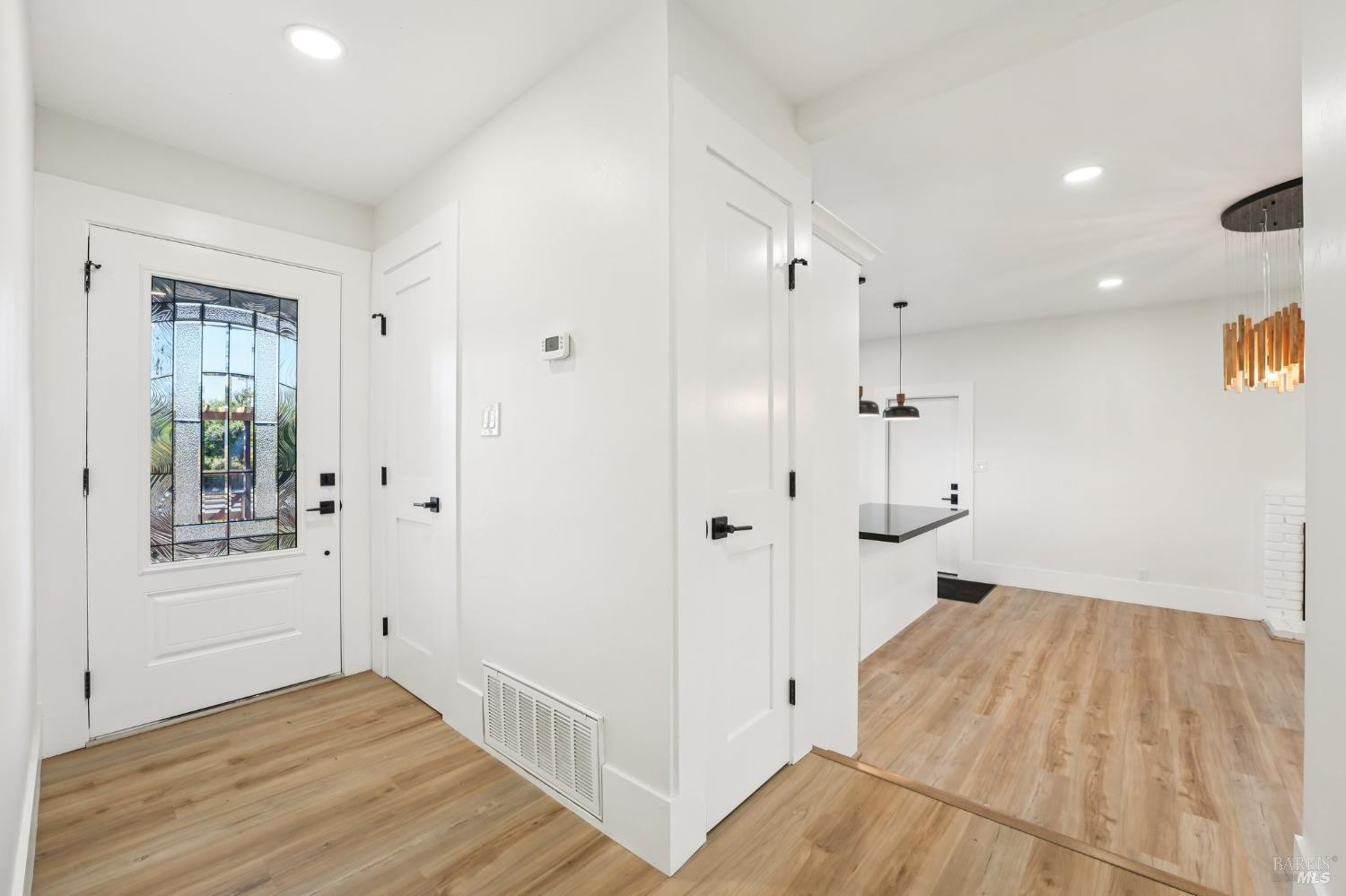 Detail Gallery Image 14 of 49 For 1662 Glazier Dr, Concord,  CA 94521 - 3 Beds | 2 Baths