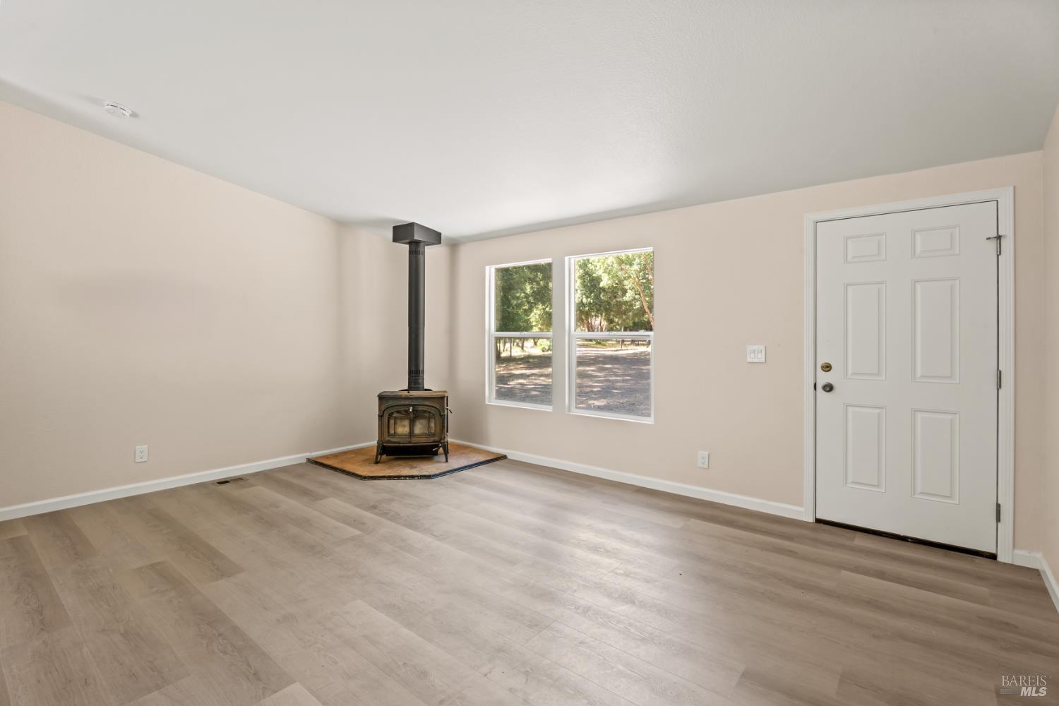 Detail Gallery Image 3 of 24 For 78611 Mina Rd, Covelo,  CA 95428 - 3 Beds | 2 Baths